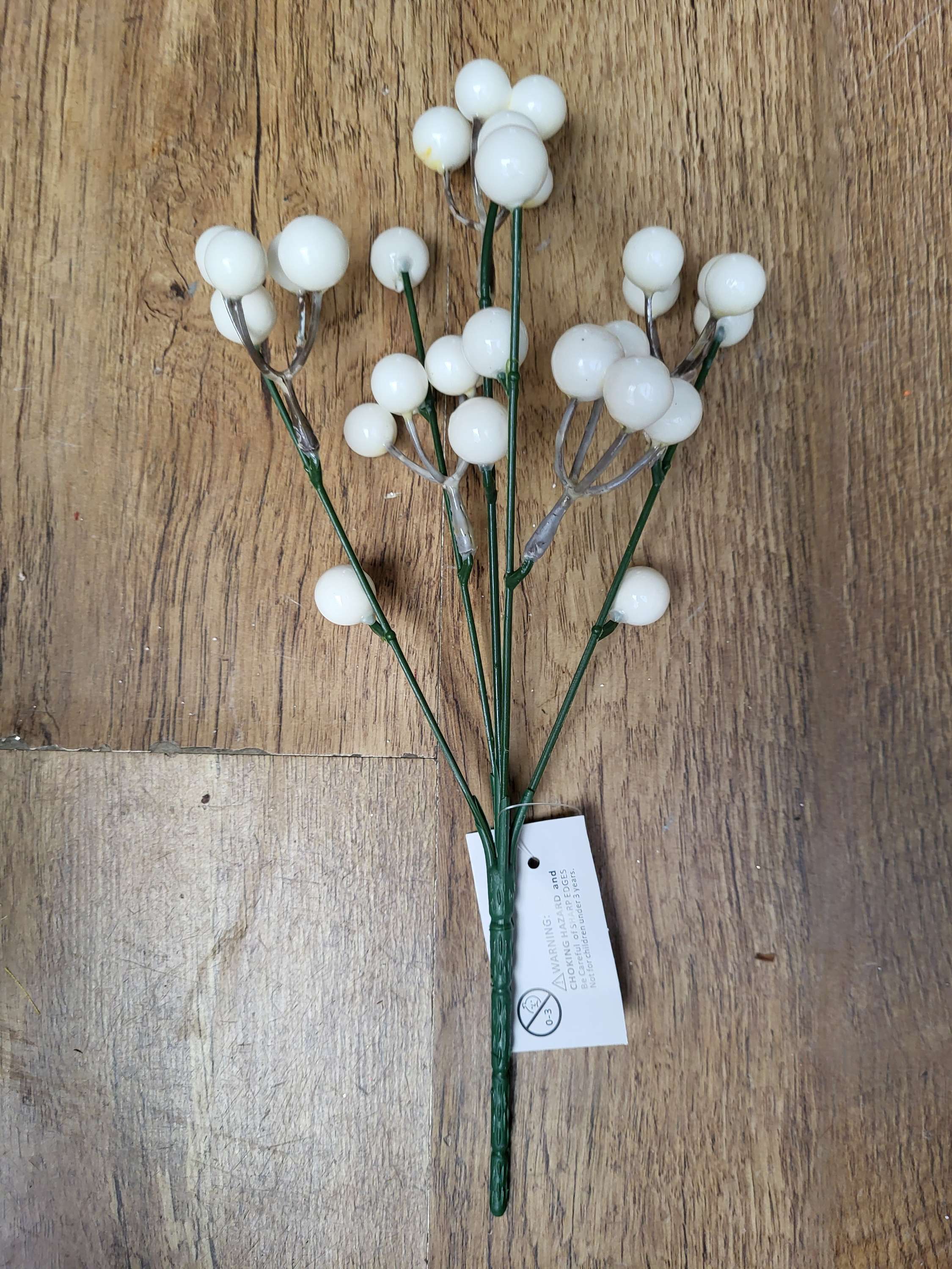 White berry bunch image 3