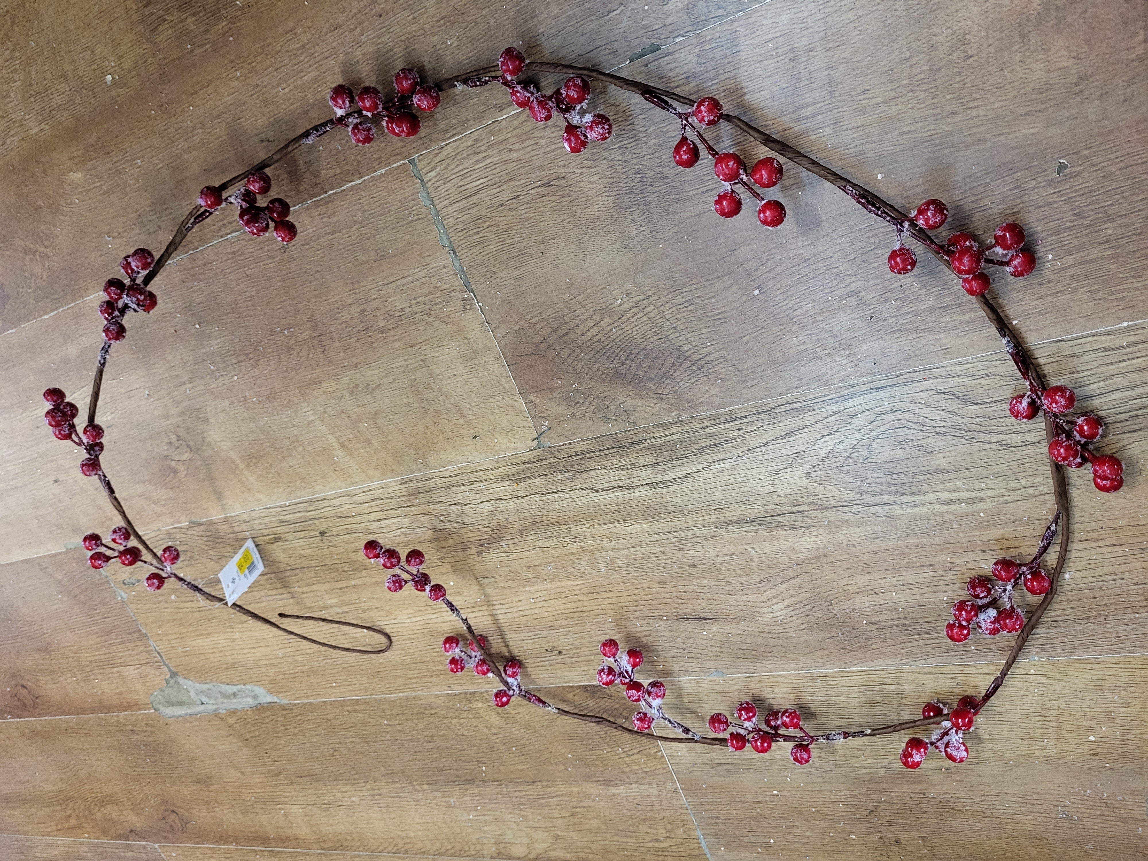 Frosted red berry garland  image 2