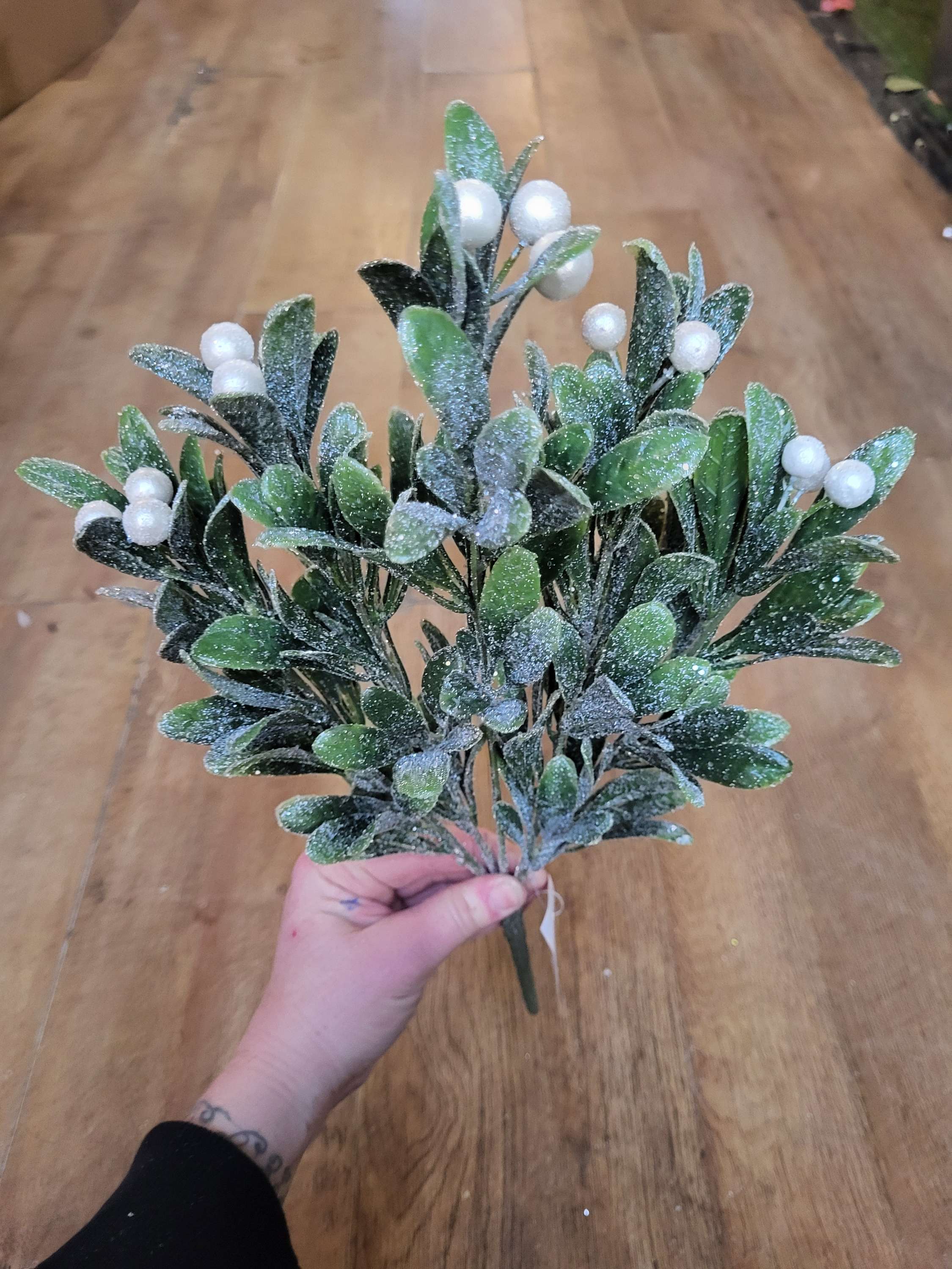Large frosted pearly mistletoe bunch image 1