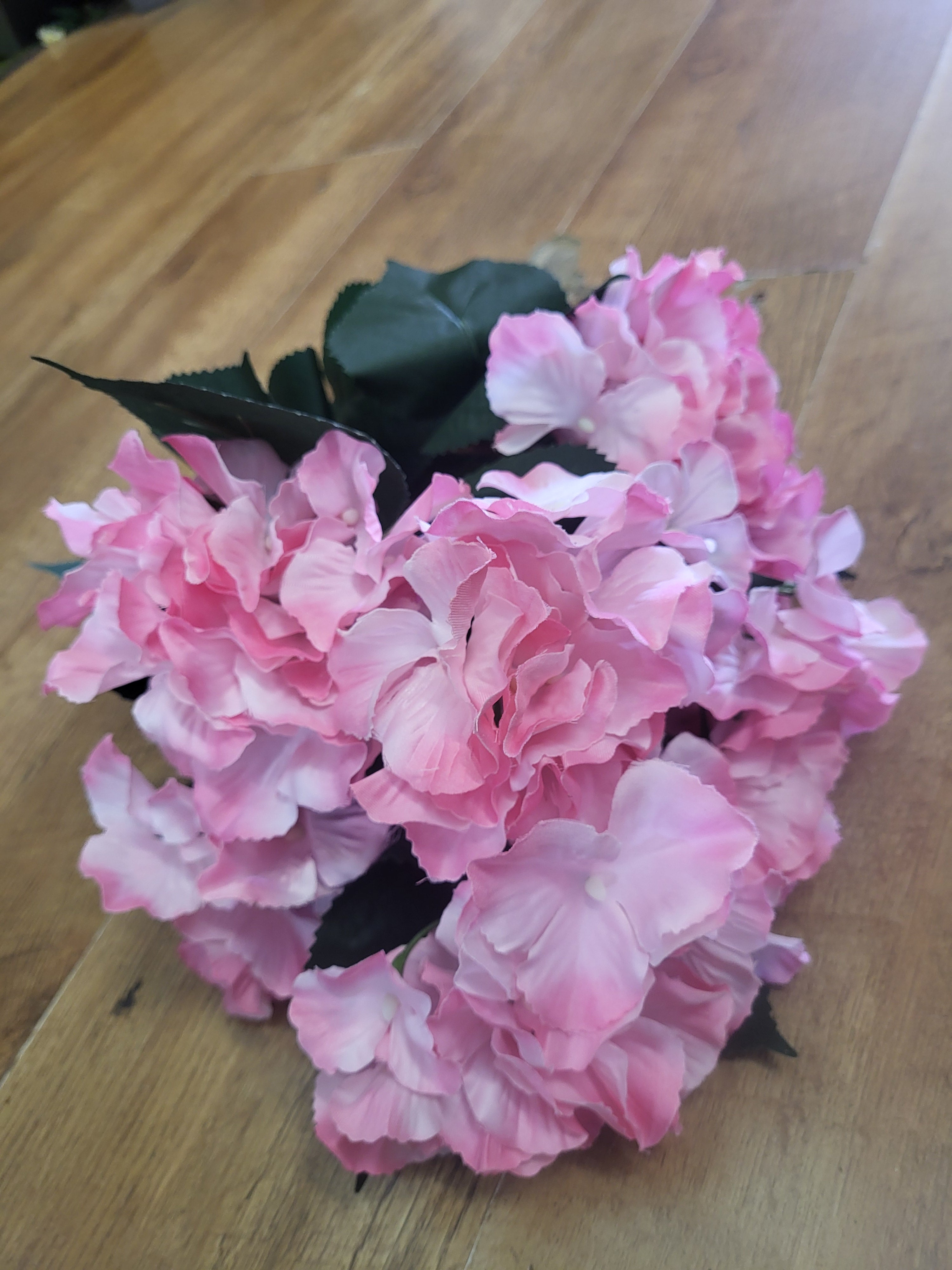 Large pink hydrangea bunch image 4