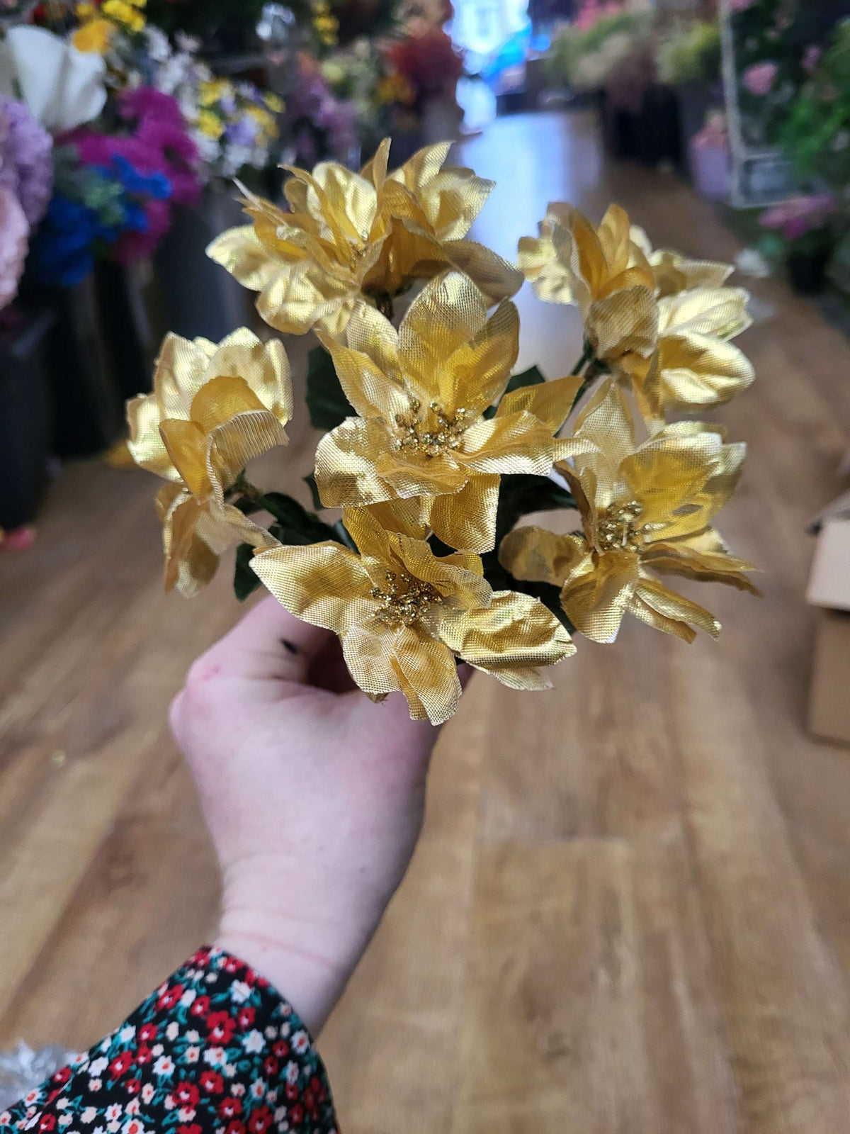 Mini poinsettia bunch - 4 colours available image 9