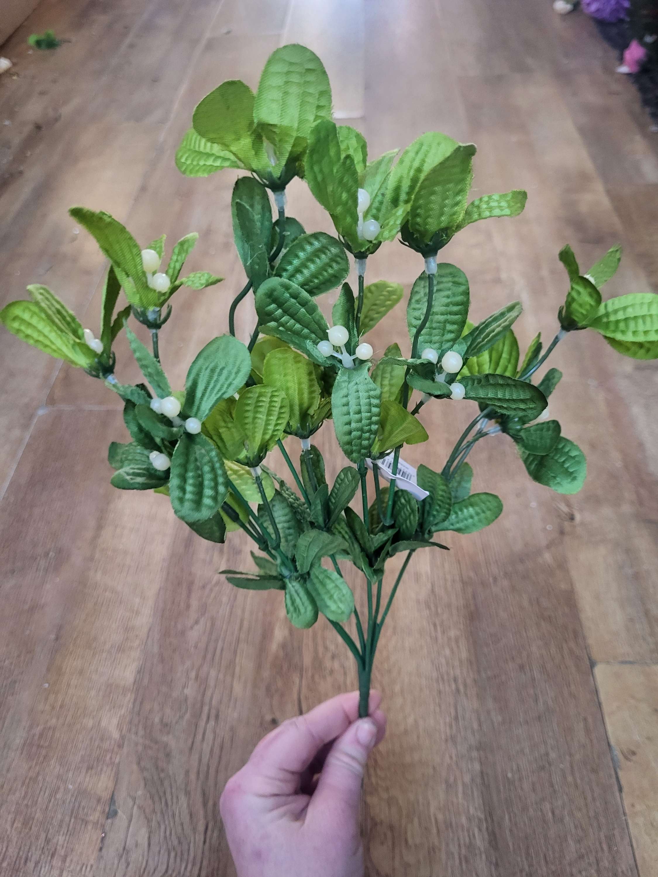 Multi toned mistletoe bunch image 7