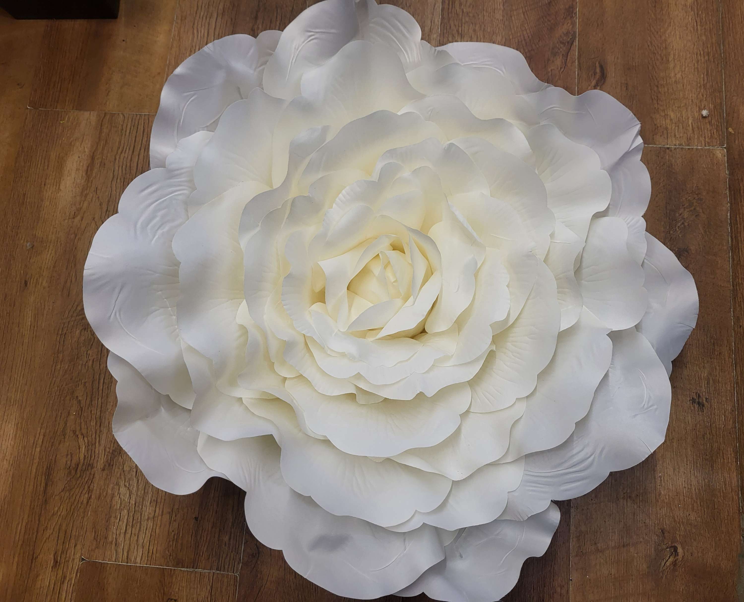 Giant 70cm diameter ivory frilly rose head image 0