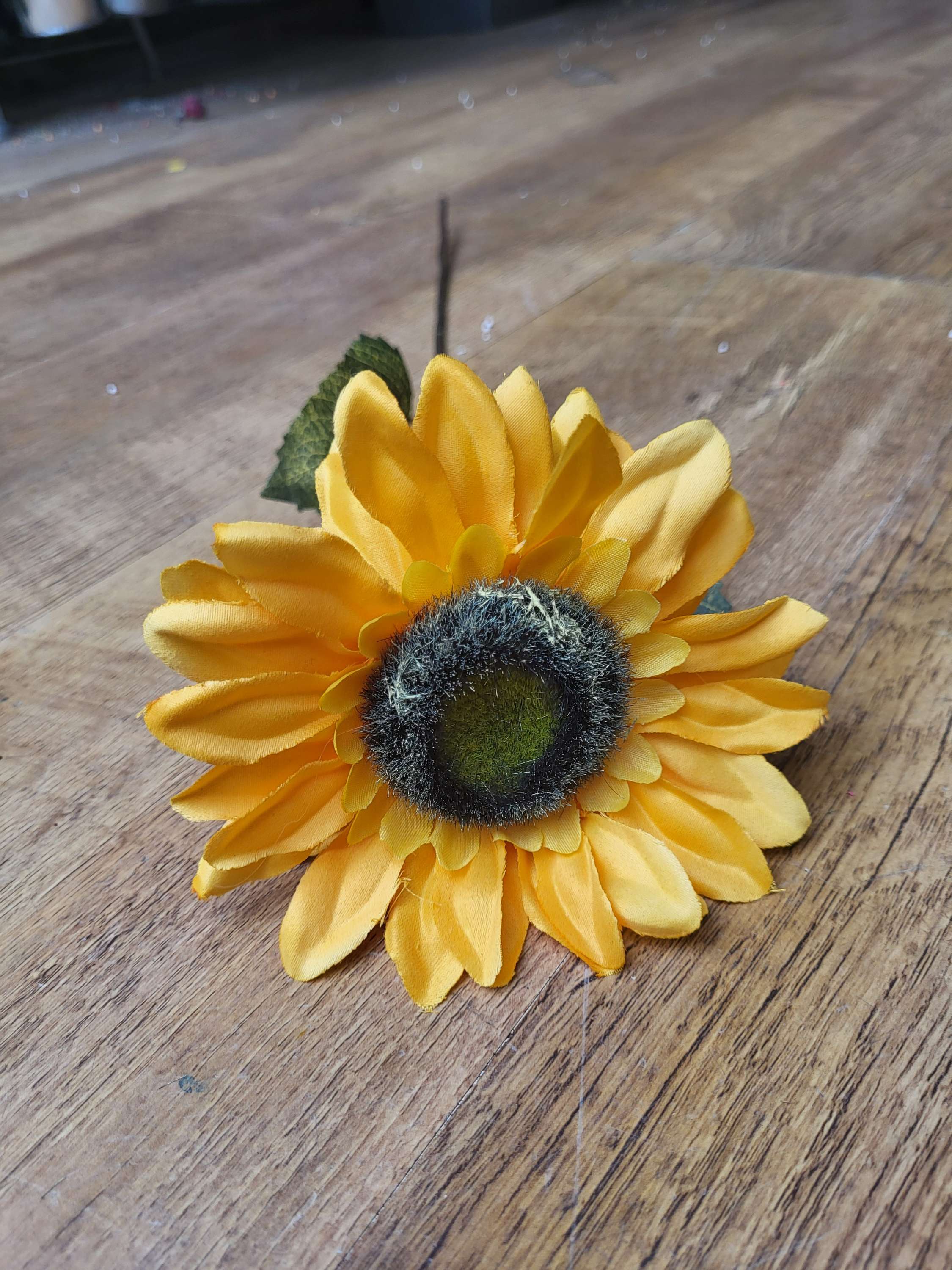Medium length single sunflower  image 2