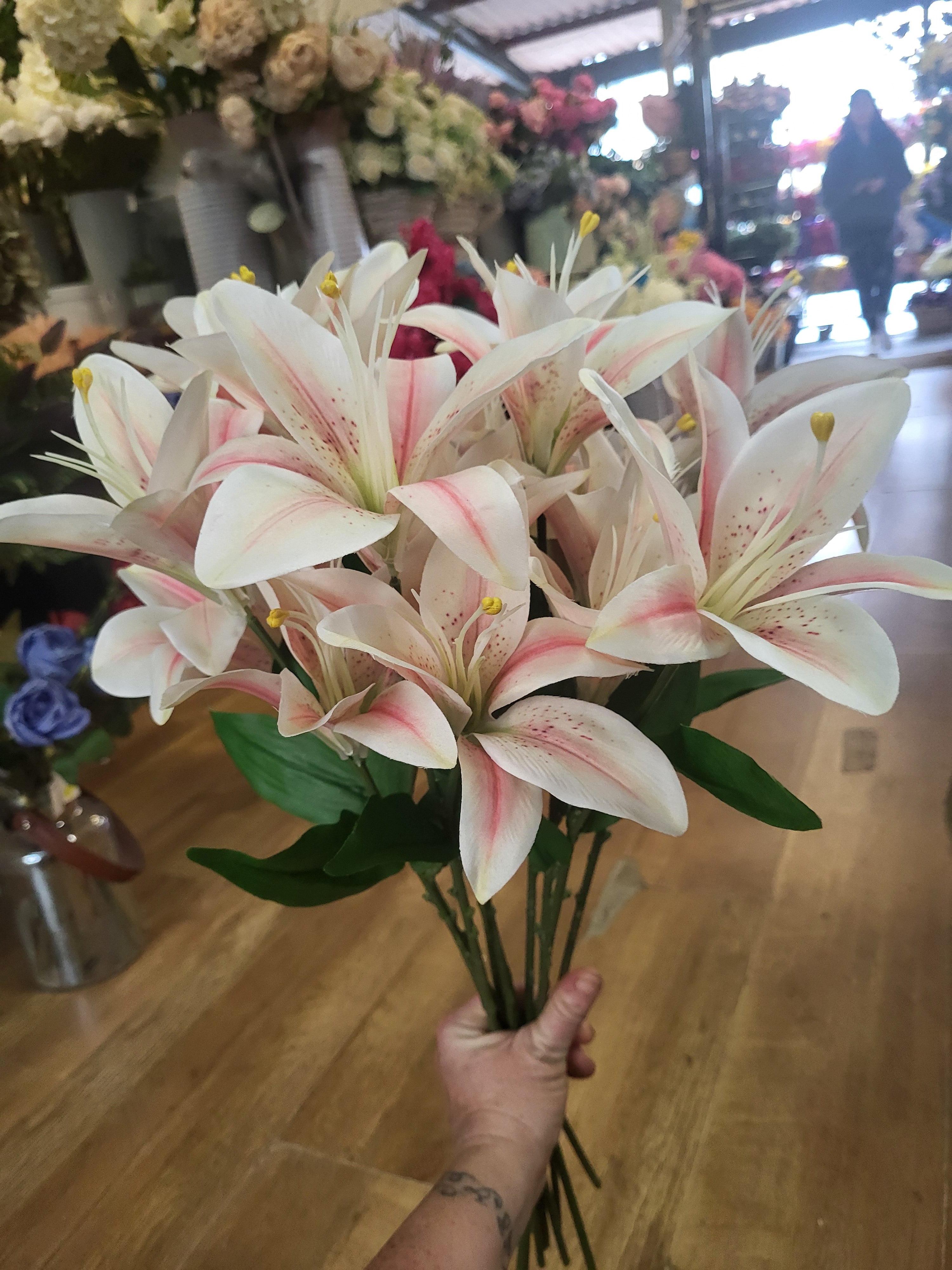 Bundle of 10 Long stem pink and cream lily sprays image 2