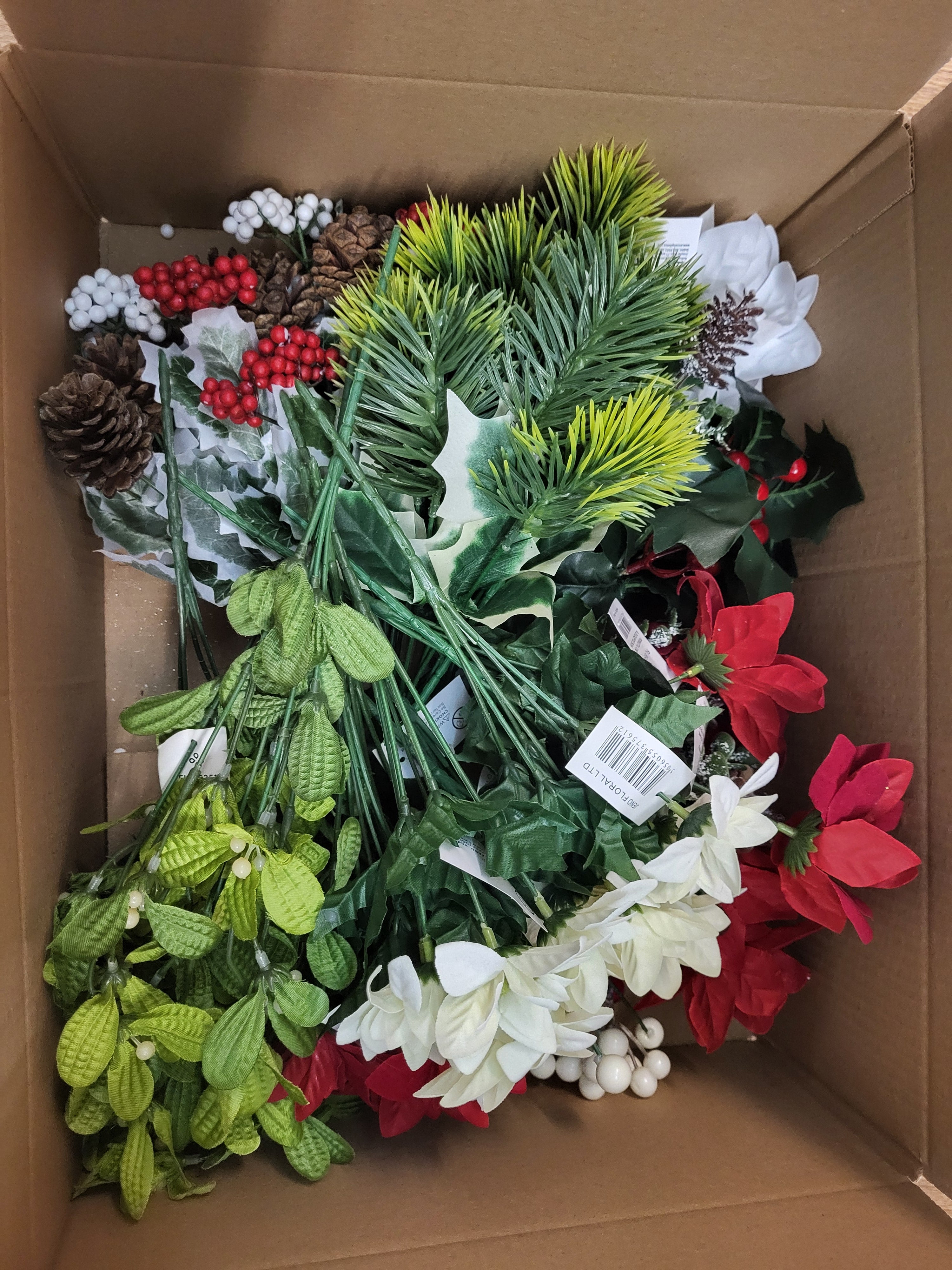 Christmas 7 - 20 bunches of flowers/foliage image 1