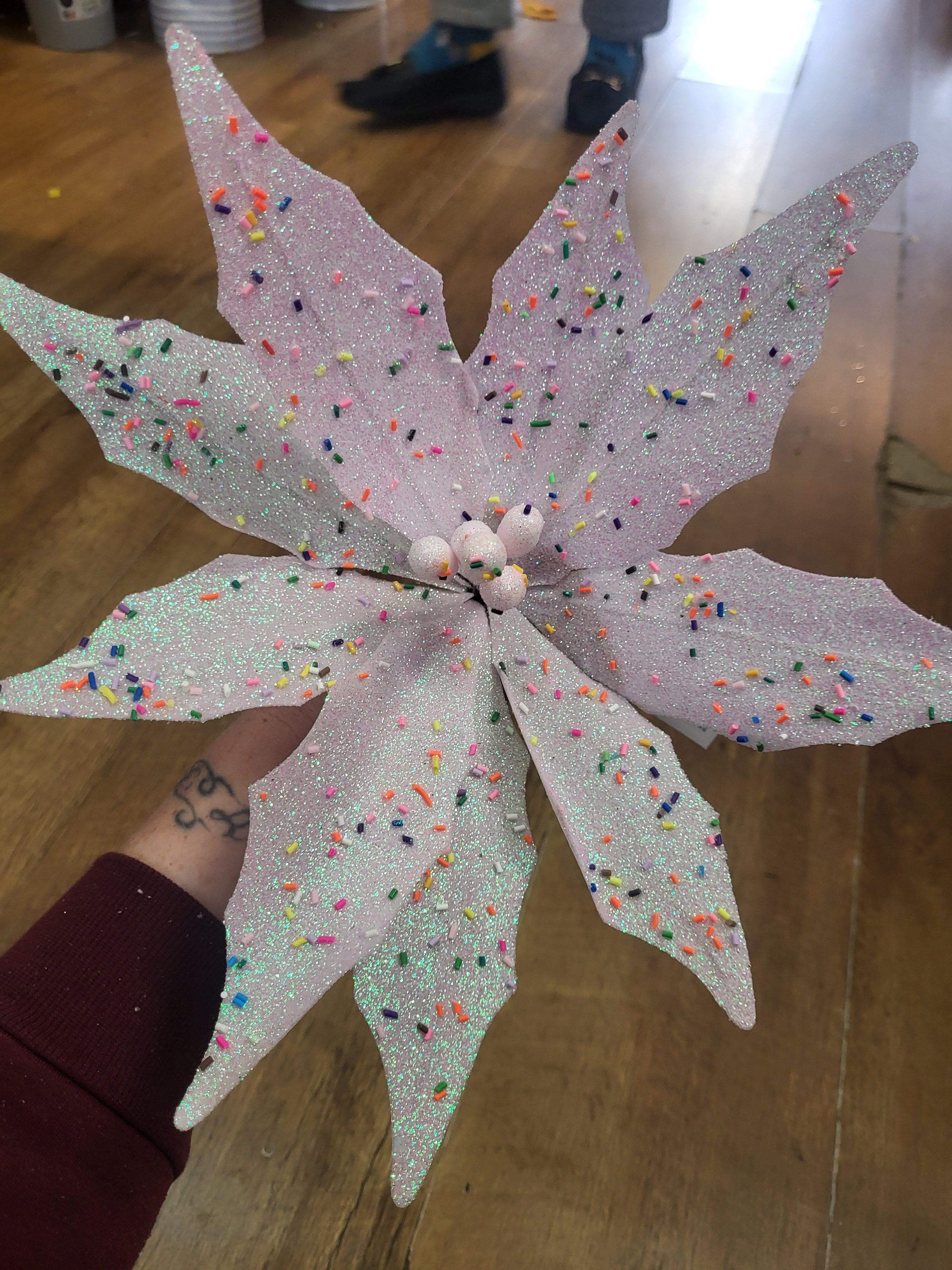 Large sprinkles single poinsettia  image 1