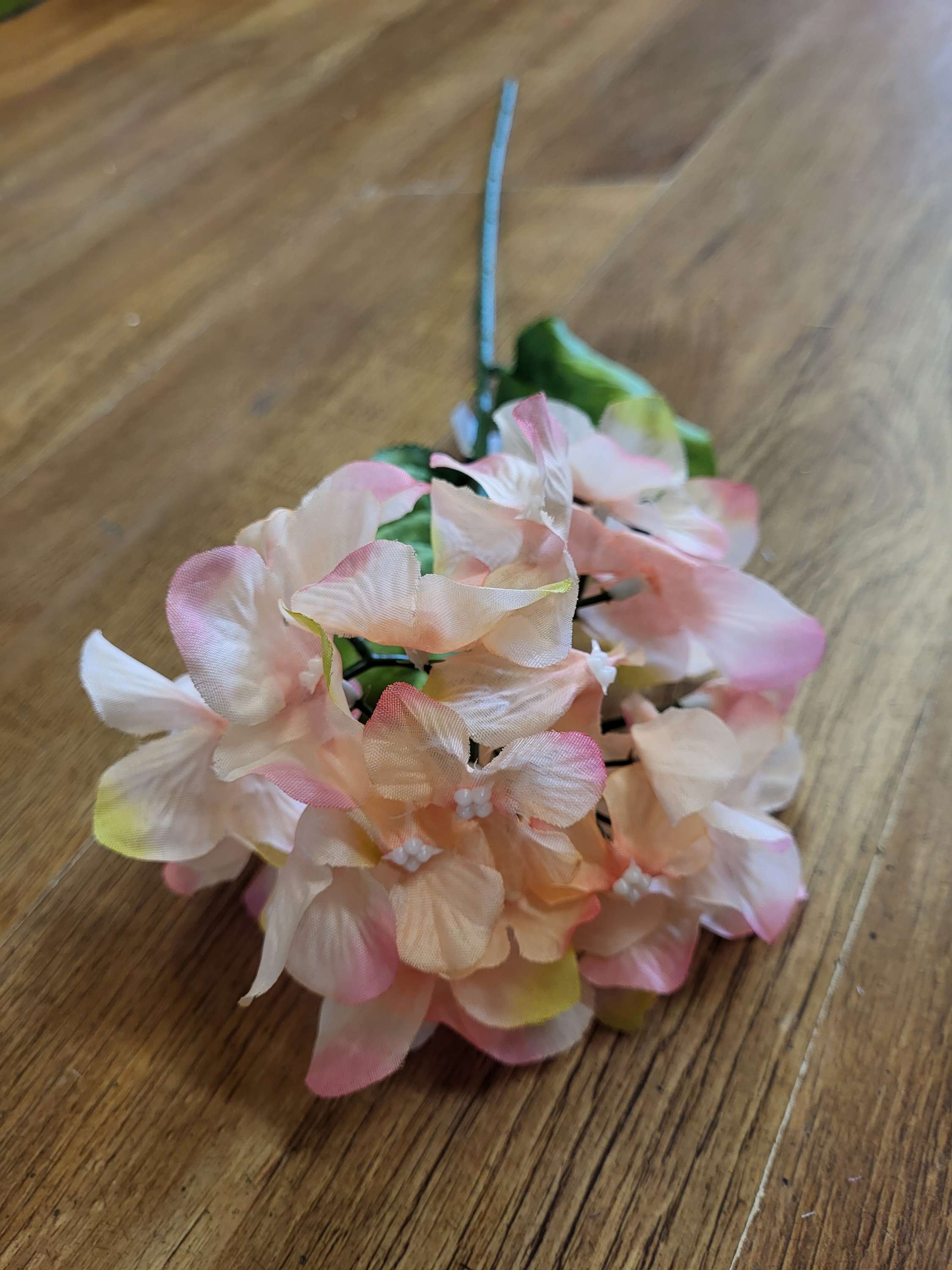 Long stem hydrangea  - 3 colours available image 4