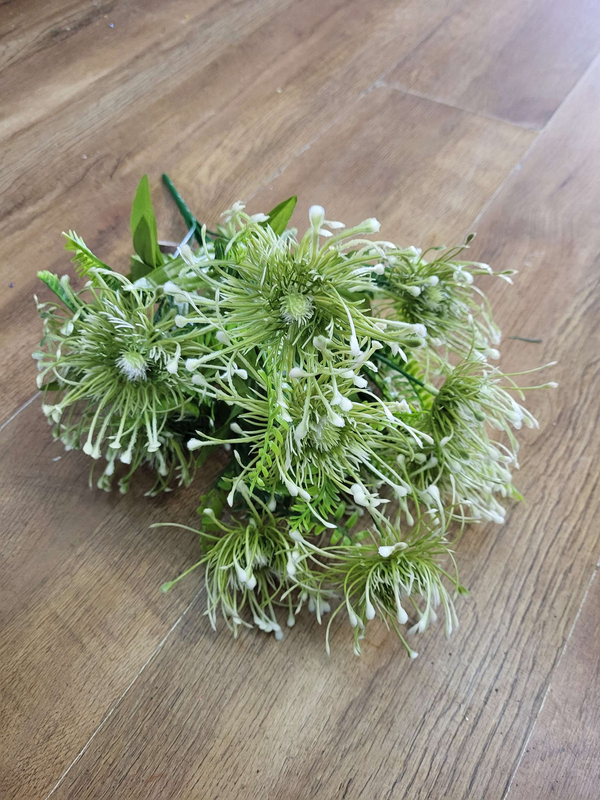 Large 12 headed green/white protea bunch image 1