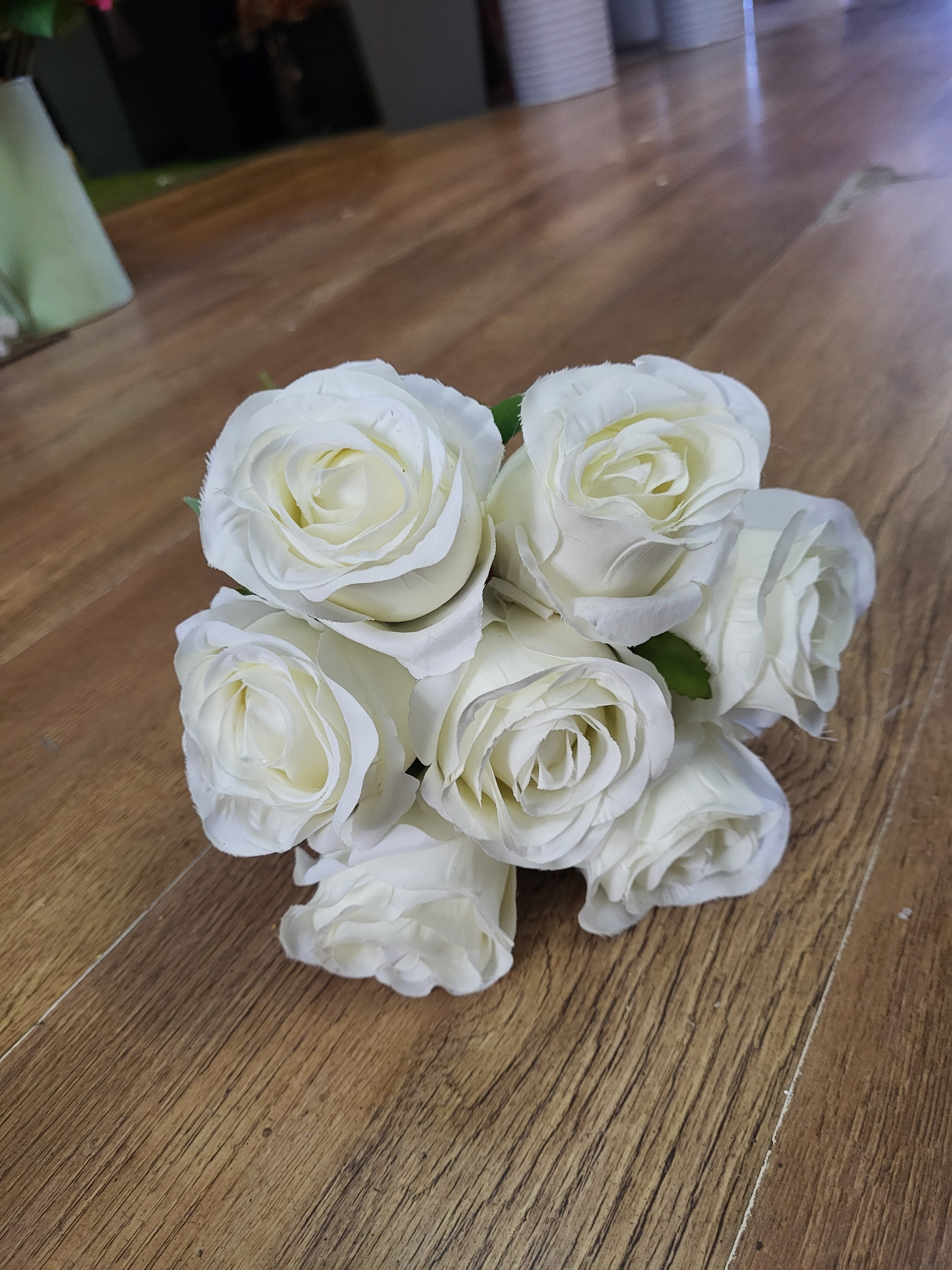 5 bunches of hand tied bundles of 7 ivory long stem roses image 2