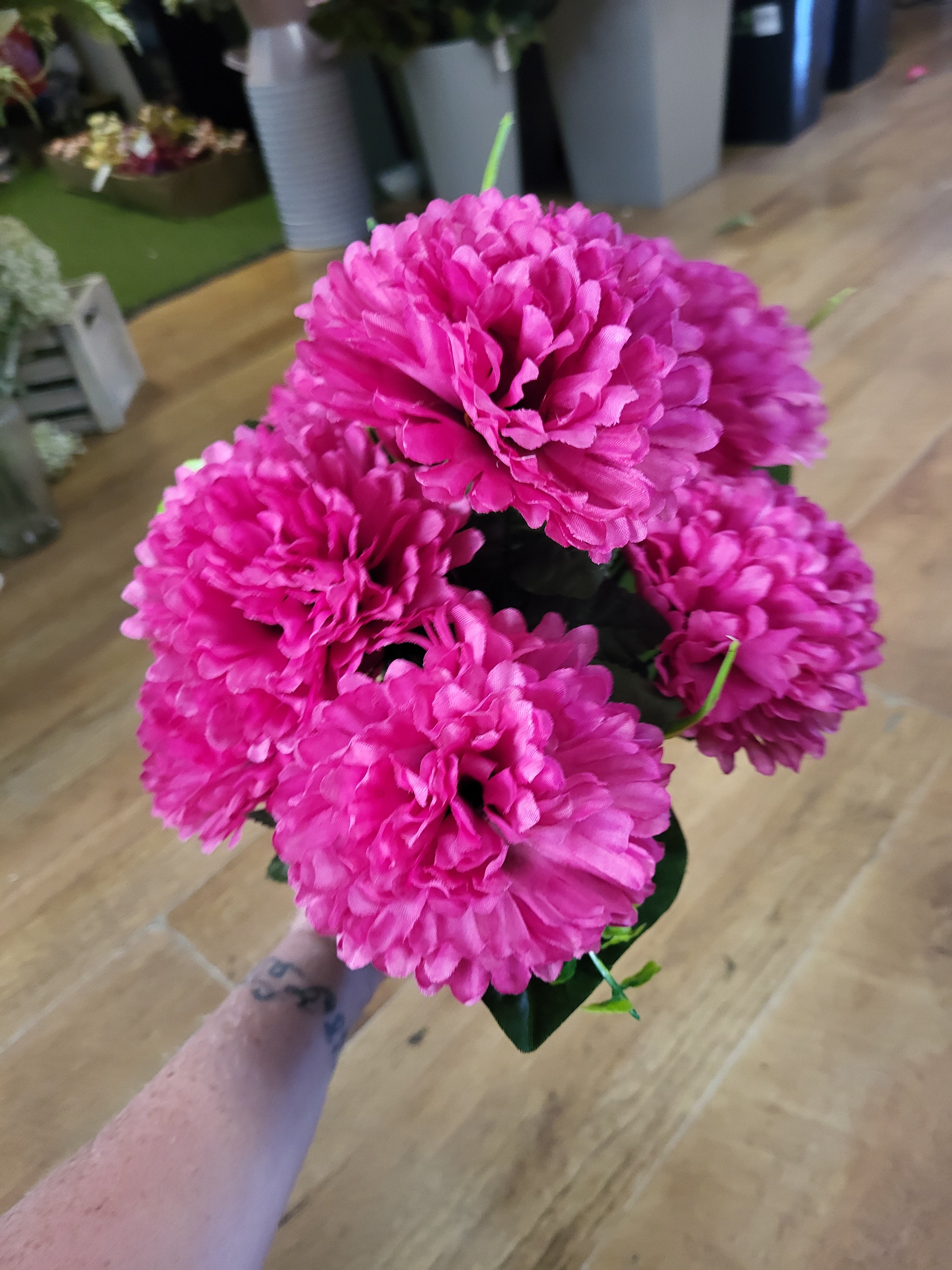 Large carnation bunch - 3 colours available image 9