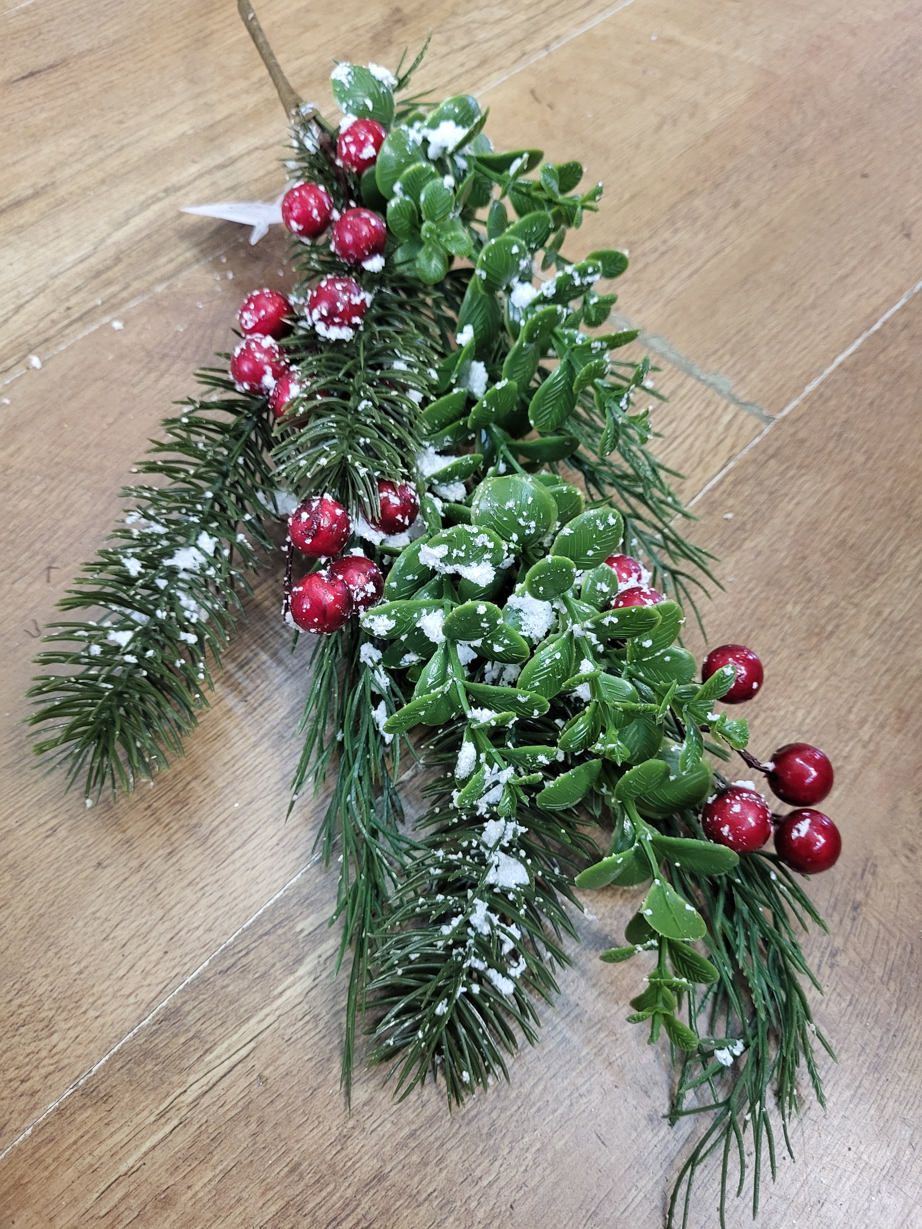 Snowberry/eucalyptus/pine branch image 3