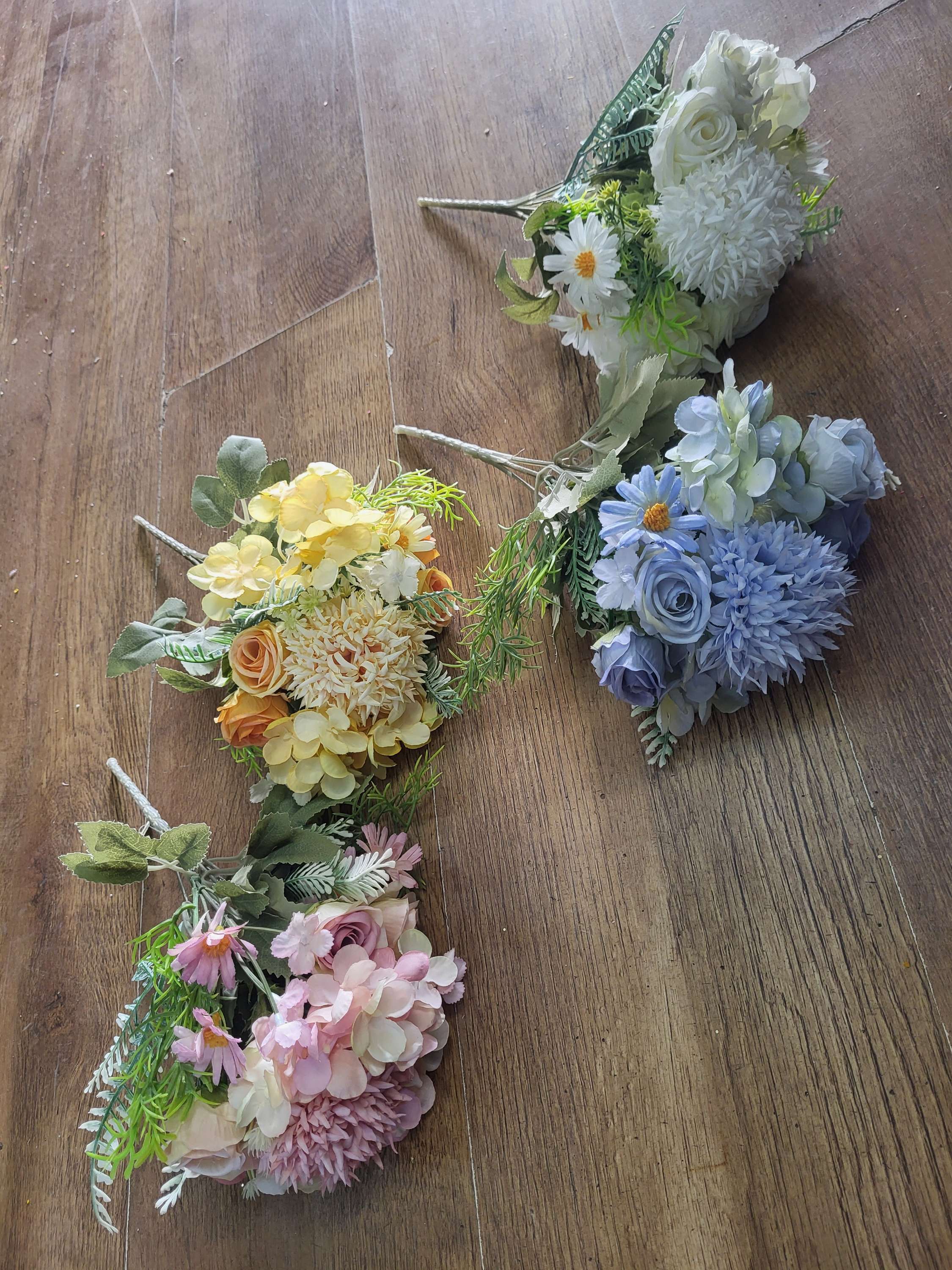 Small Mixed flowers spring bouquet - 4 colours available image 0