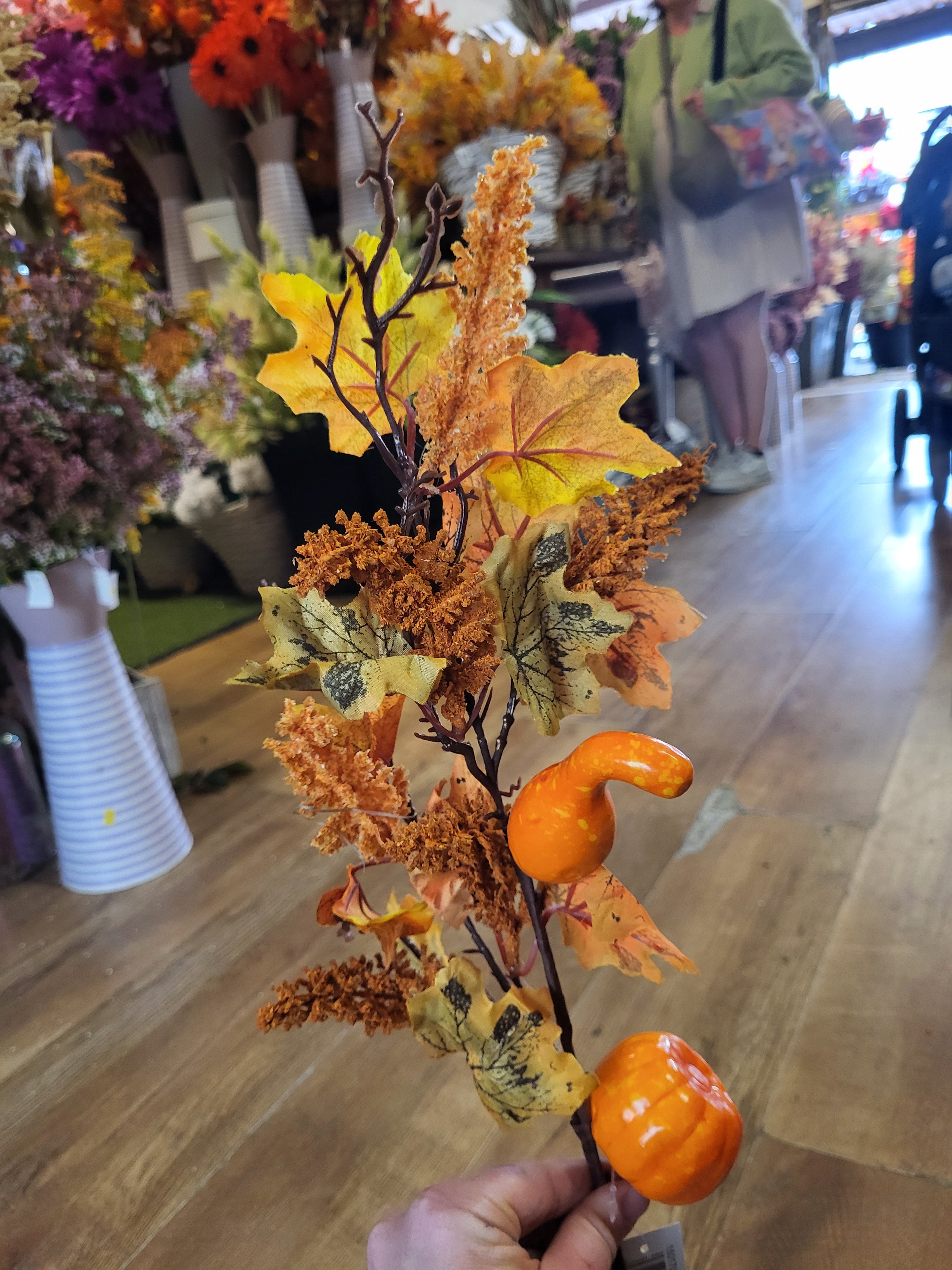 65cm tall autumn fruits and Heather stem image 3