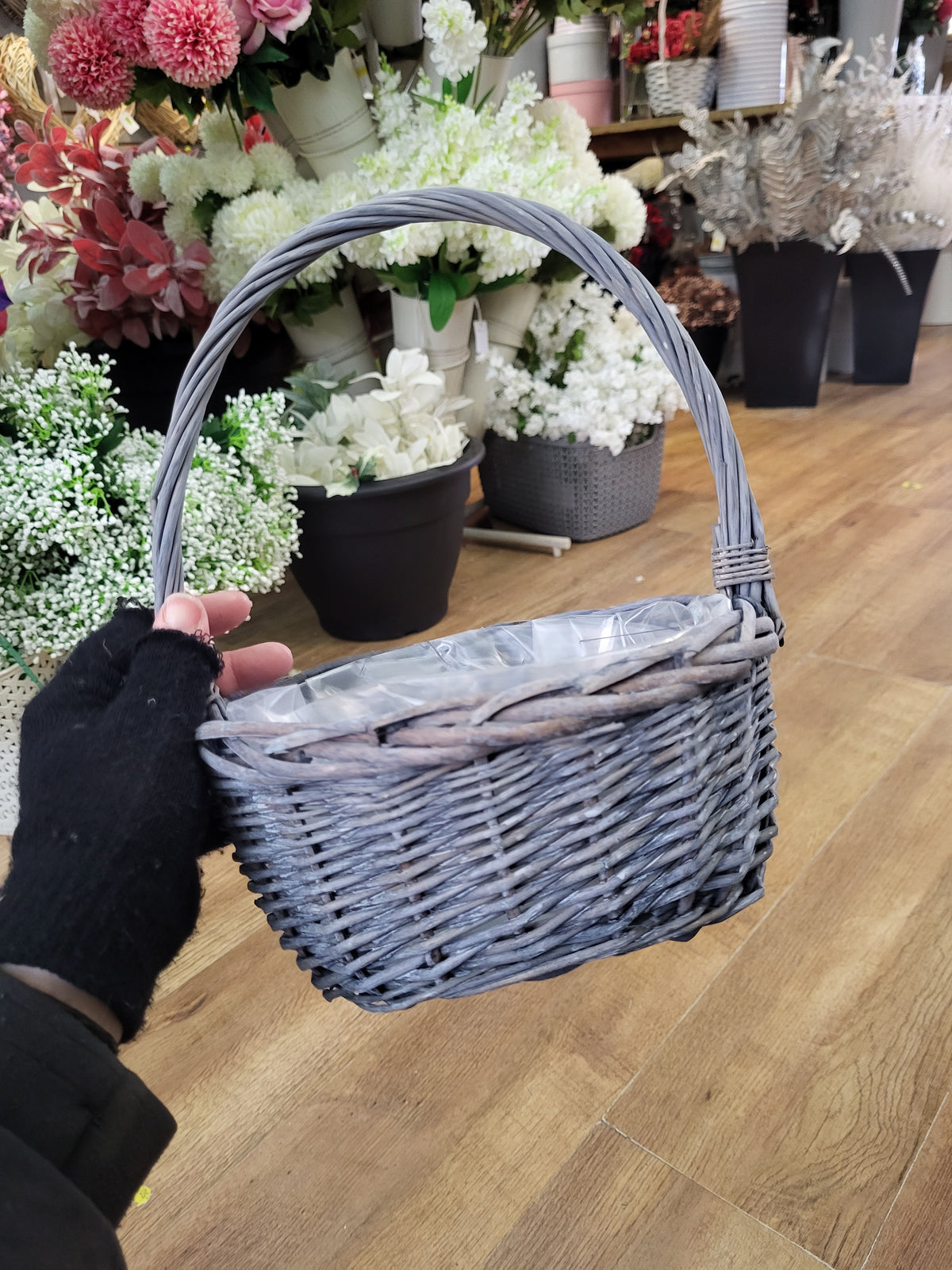 Small grey willow basket - 22x16x10x26cm image 1