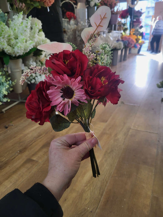 Hand tied red and pink mixed floral/foliage bundle image 0