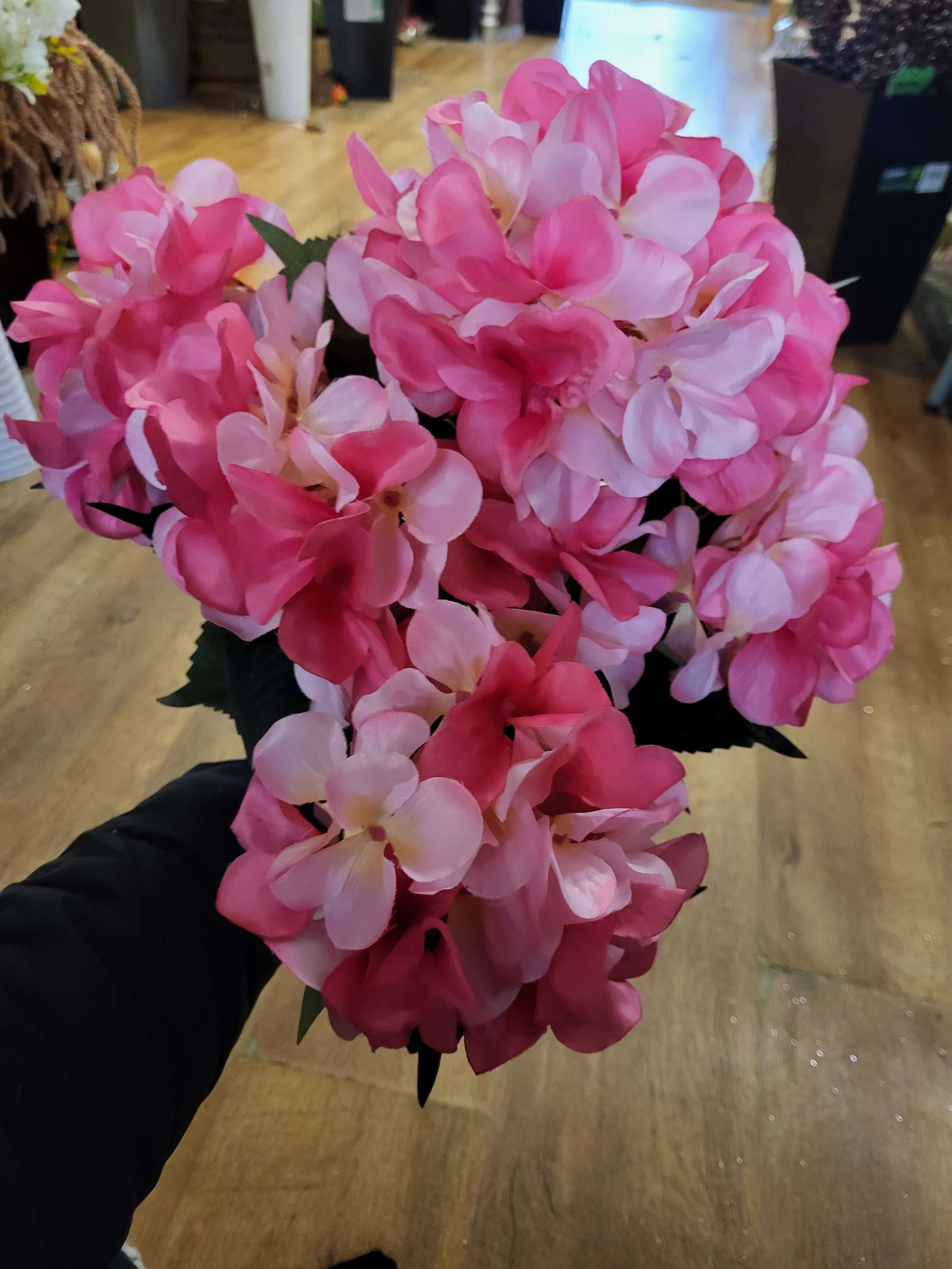 Large mixed pinks hydrangea bouquet  image 2