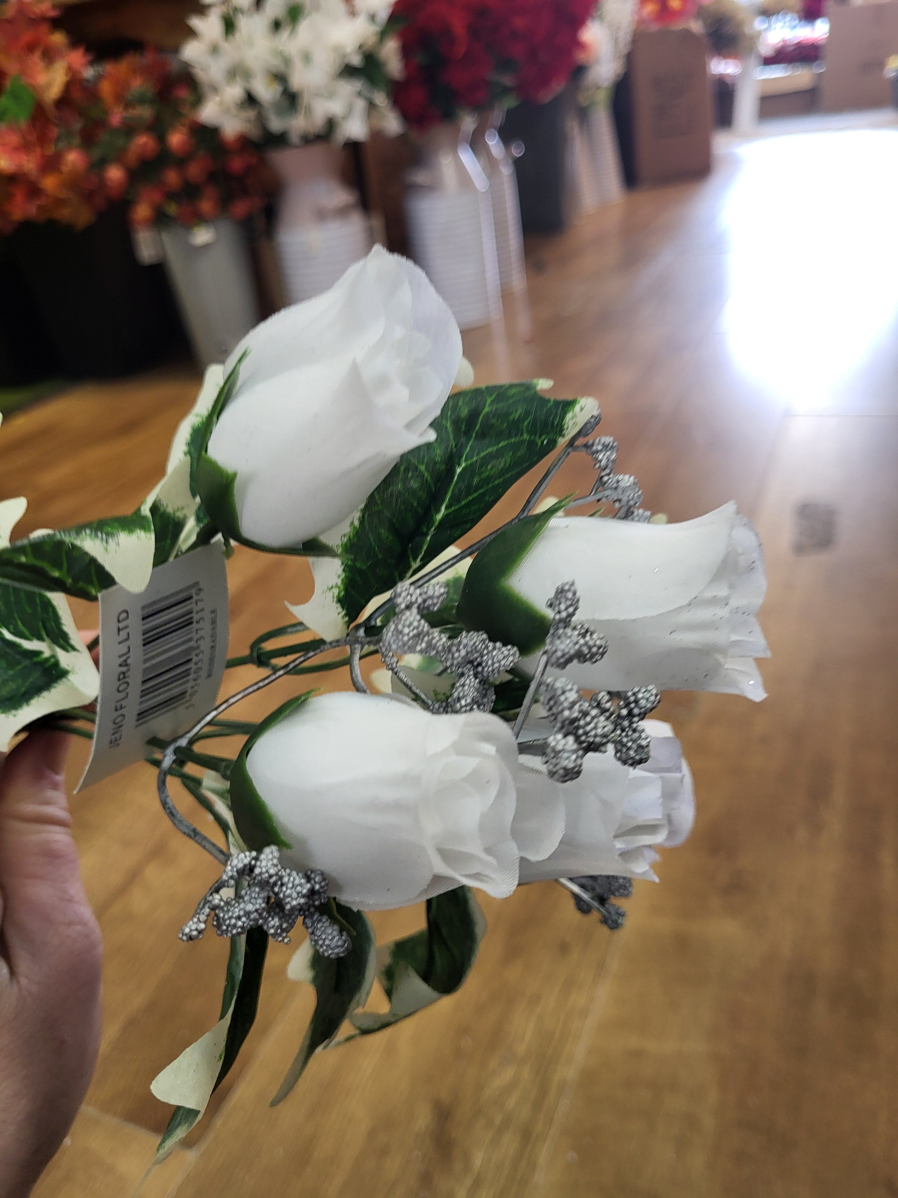 Closed rose and holly leaves bunch - 3 colours available image 5