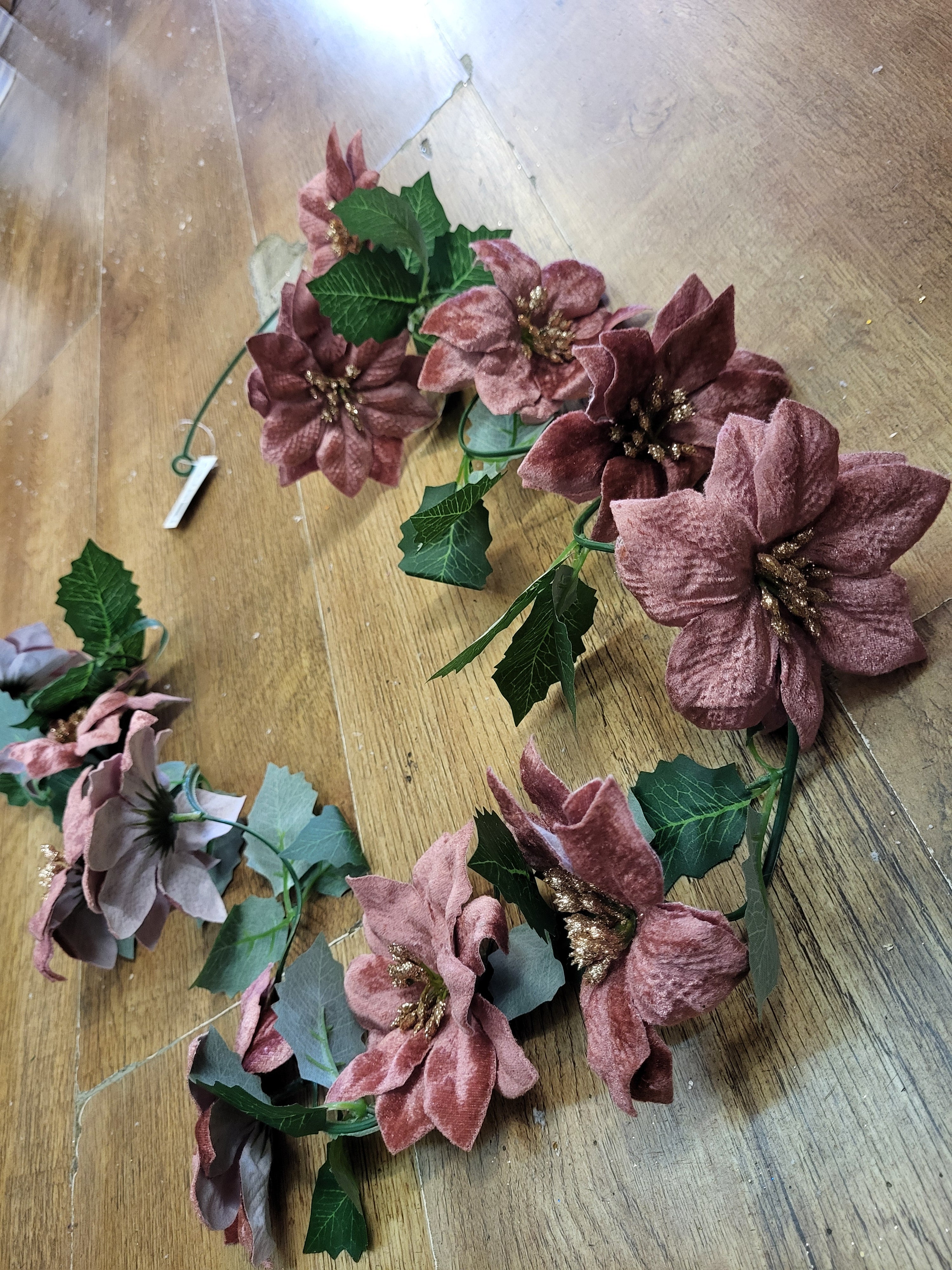 Pink velvet poinsettia garland  image 1