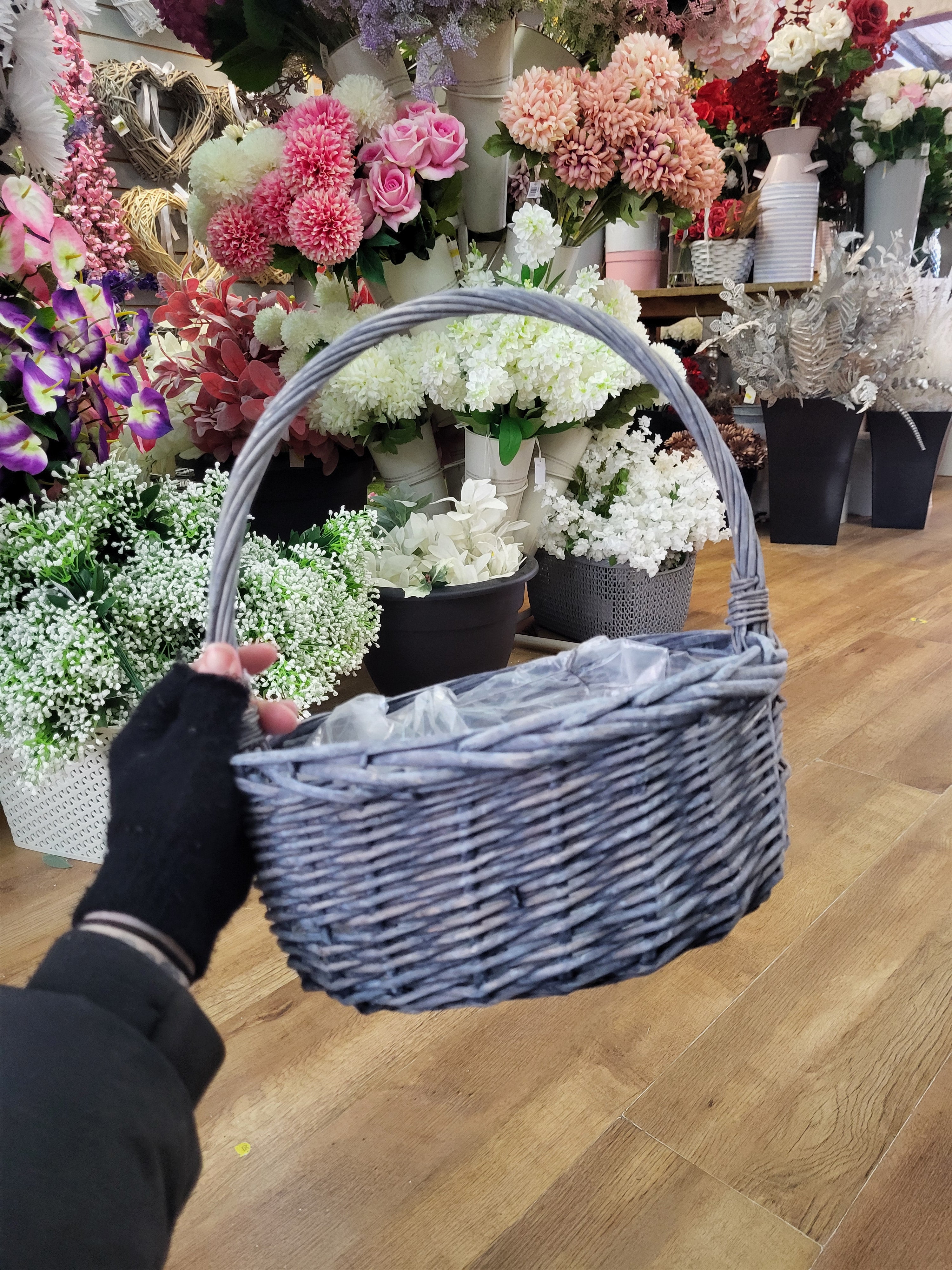 Large grey willow basket - 28x22x12x32cm image 1
