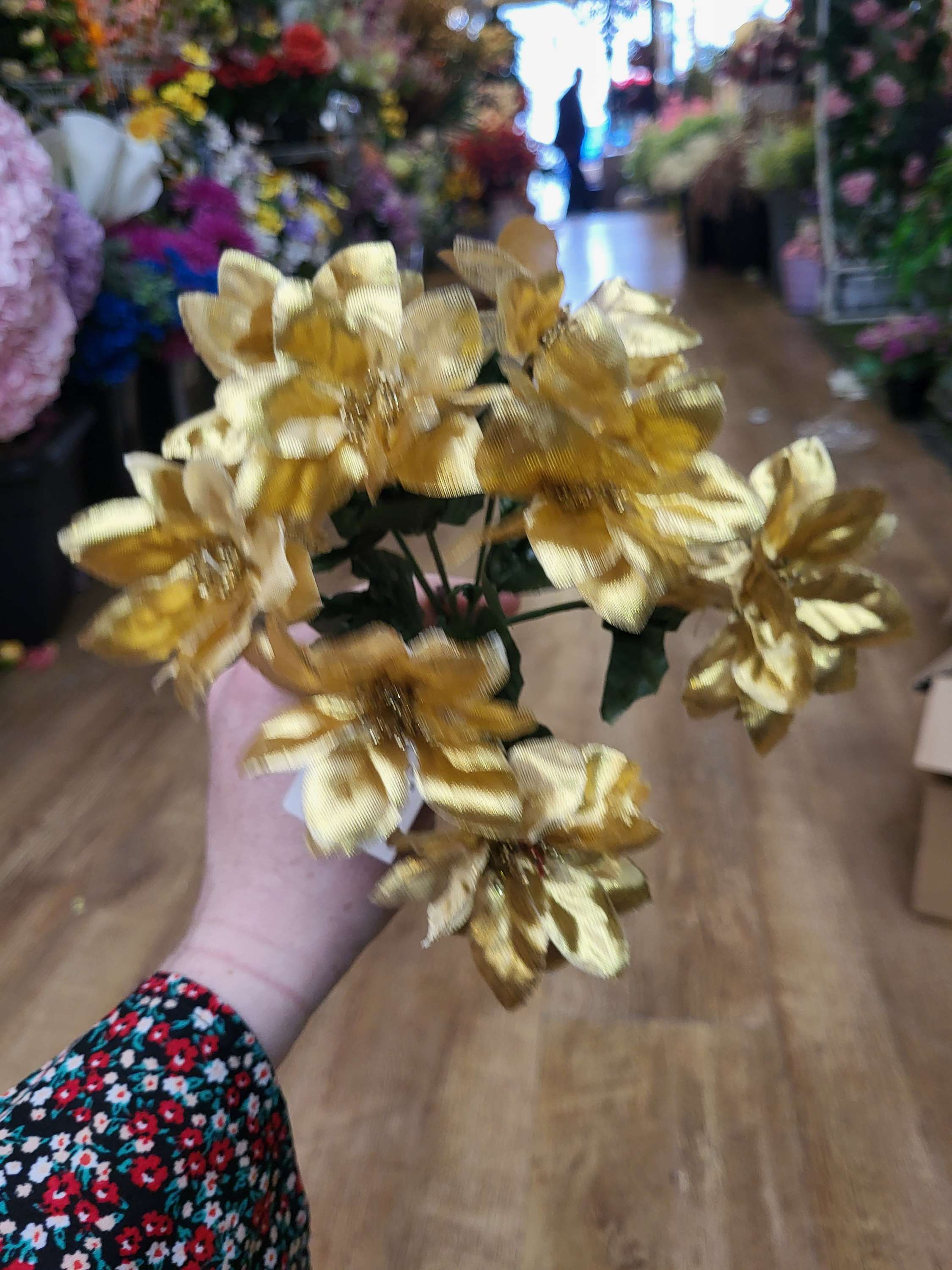 Mini poinsettia bunch - 4 colours available image 7