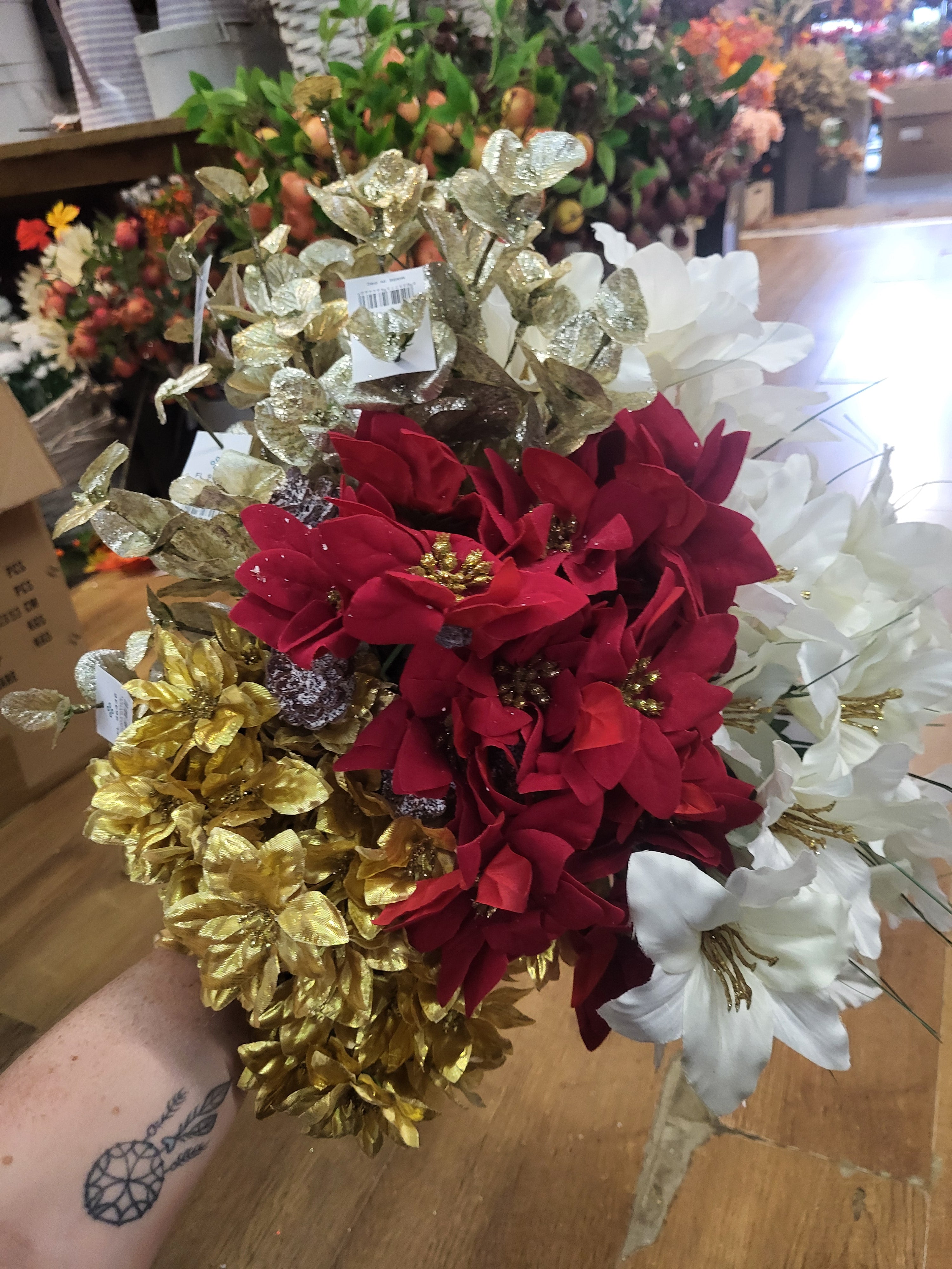 Christmas bundle of 20 - red, gold and white image 0