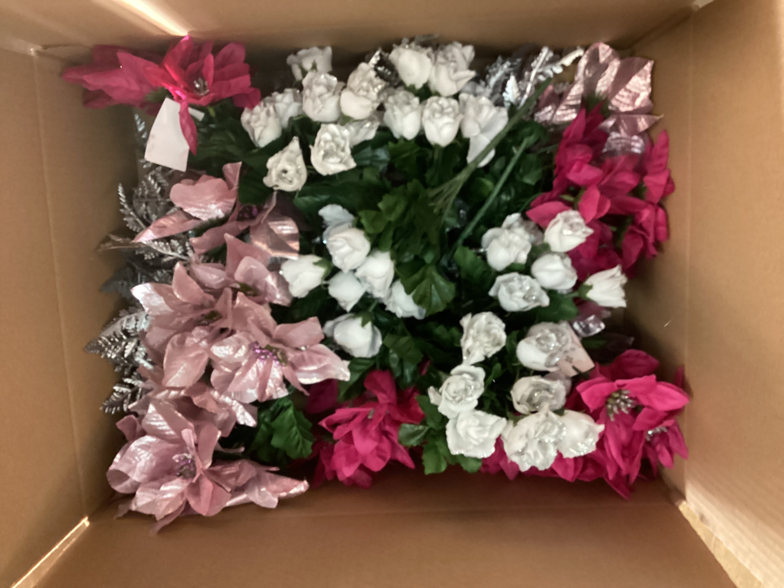 Christmas 3 - 20 bunches of flowers/foliage image 1