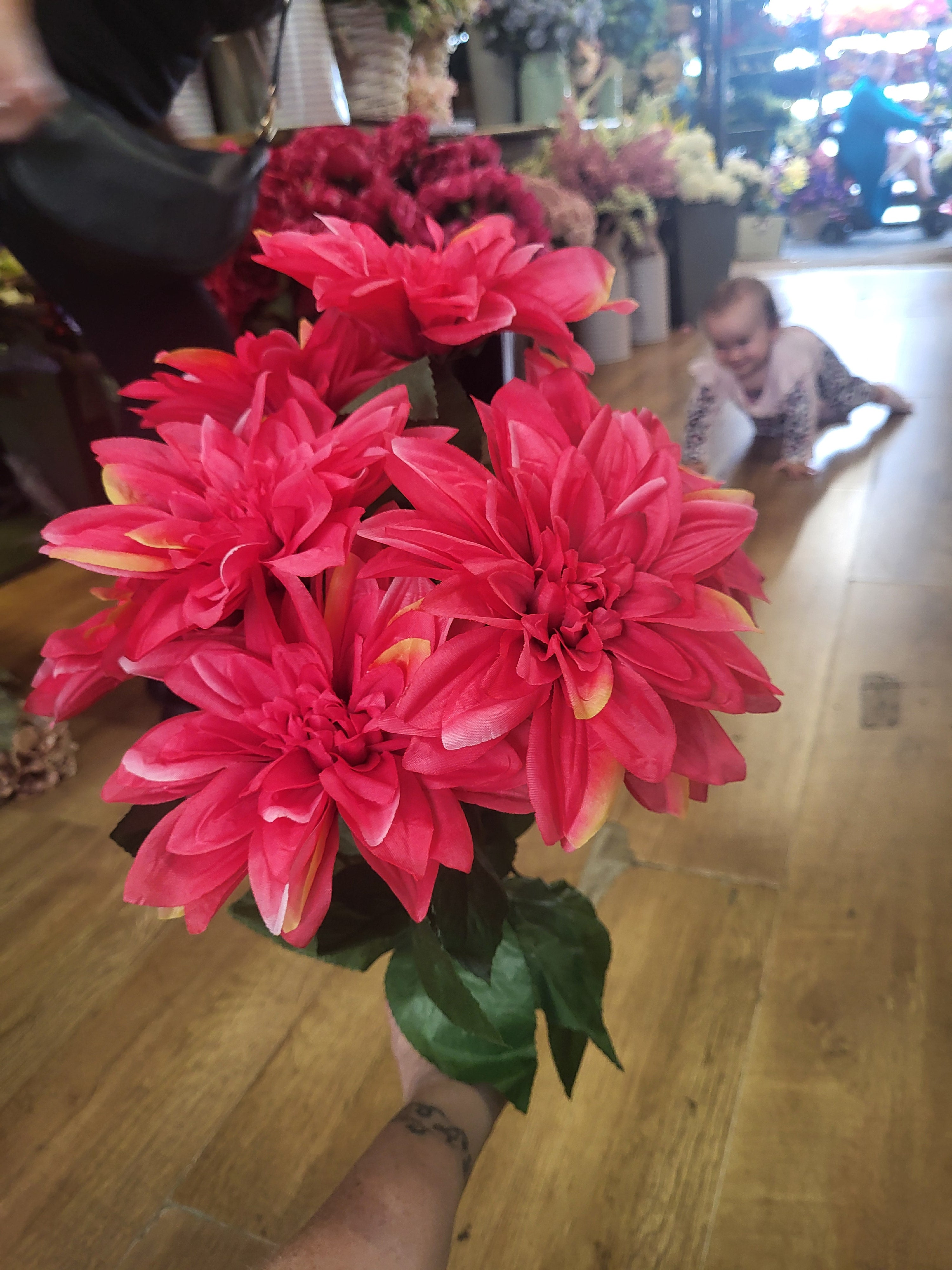 Large 7 headed hot pink monarch dahlia bunch image 3