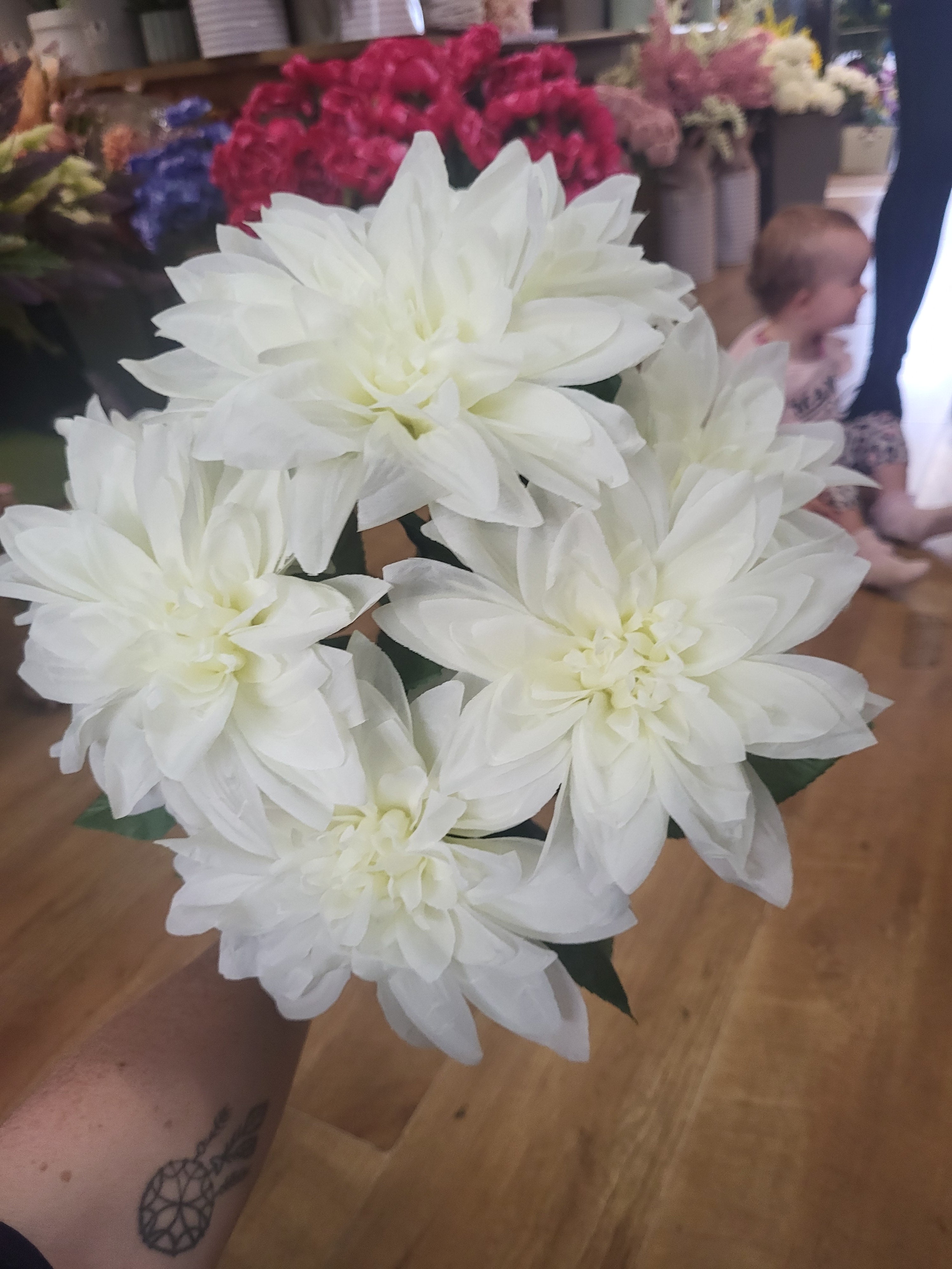 Large 7 headed ivory monarch dahlia bunch image 0