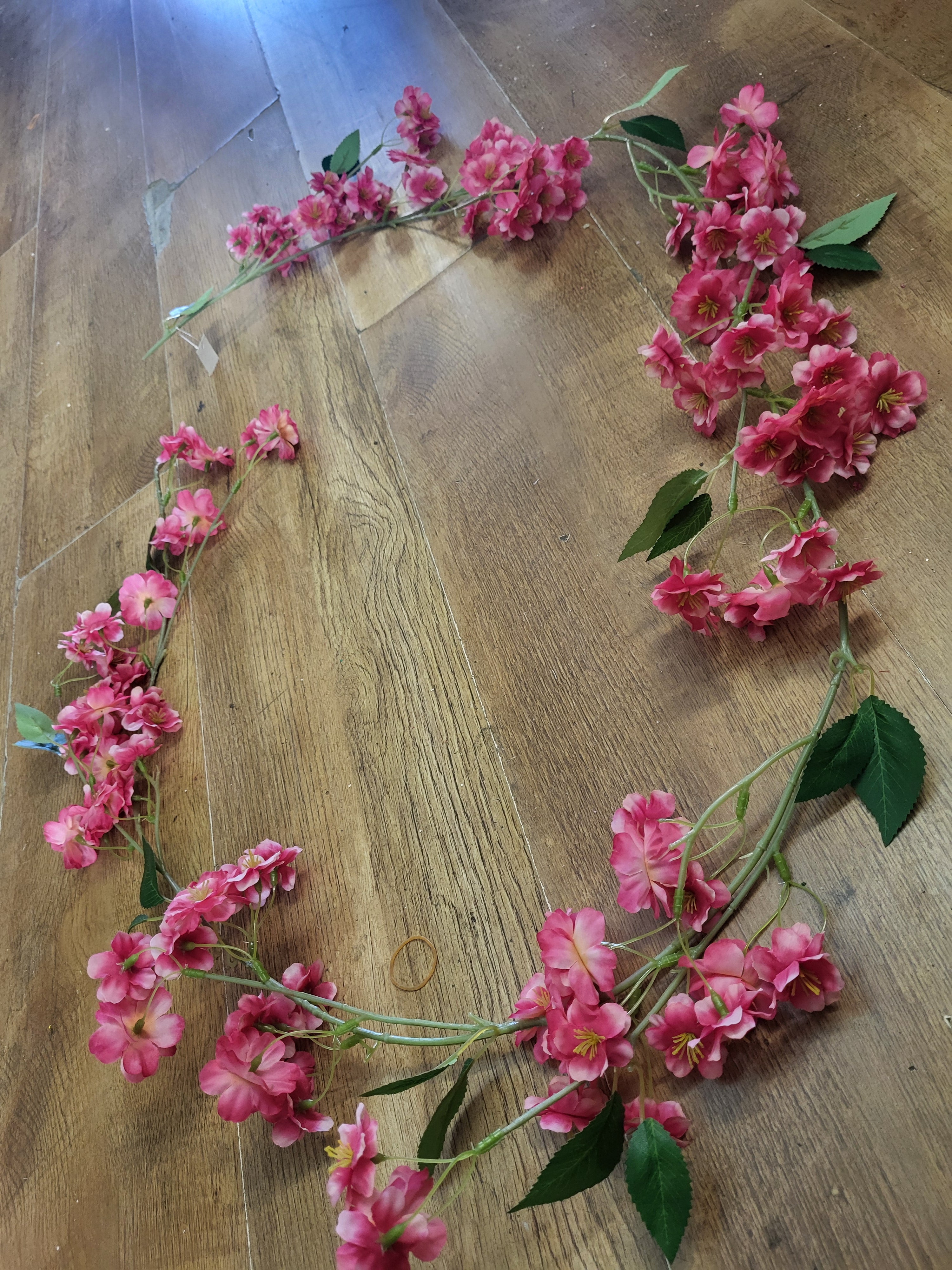 Hot pink summer blossom garland  image 6