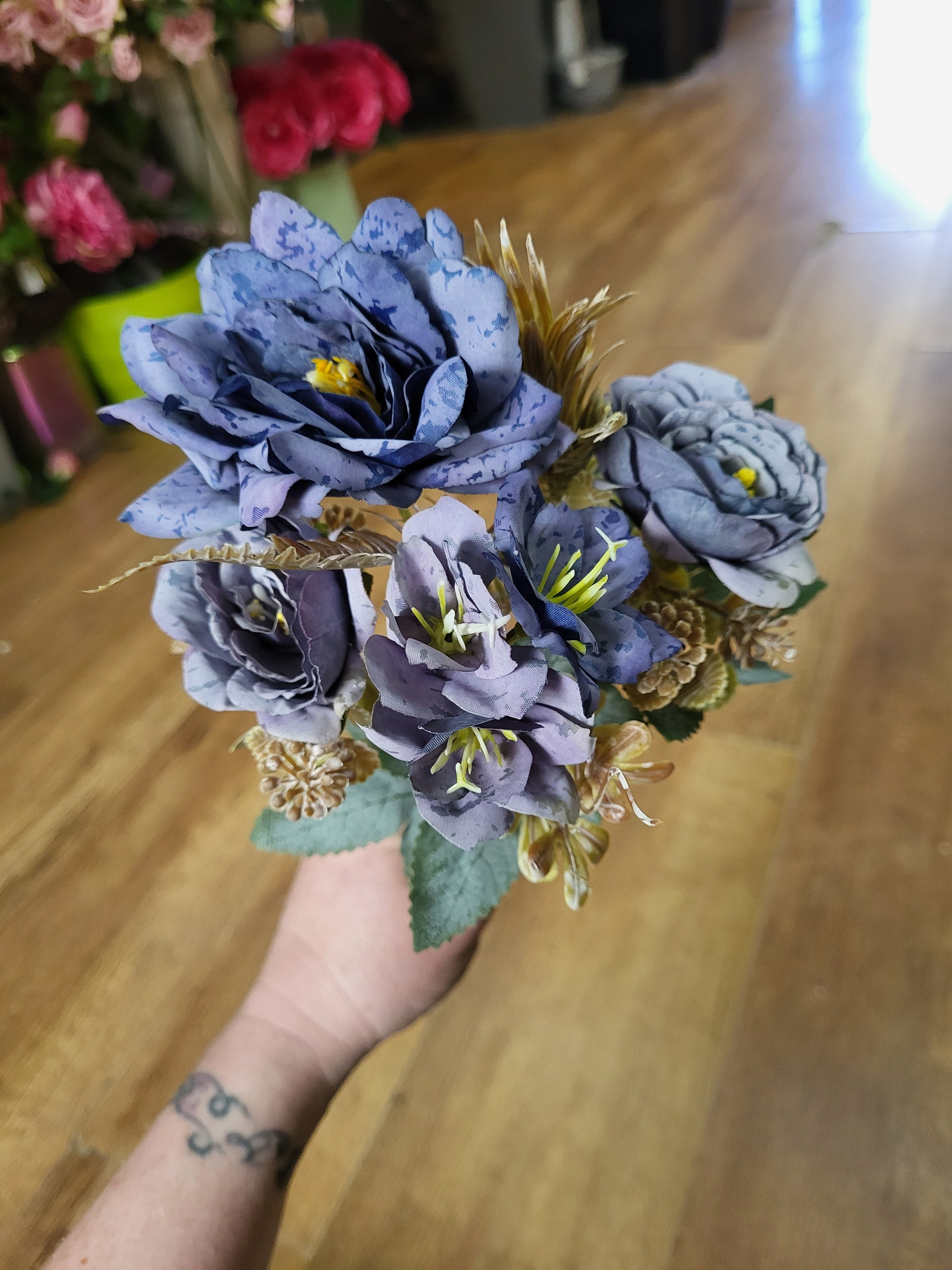 Small dusky blue Lucia bunch image 3