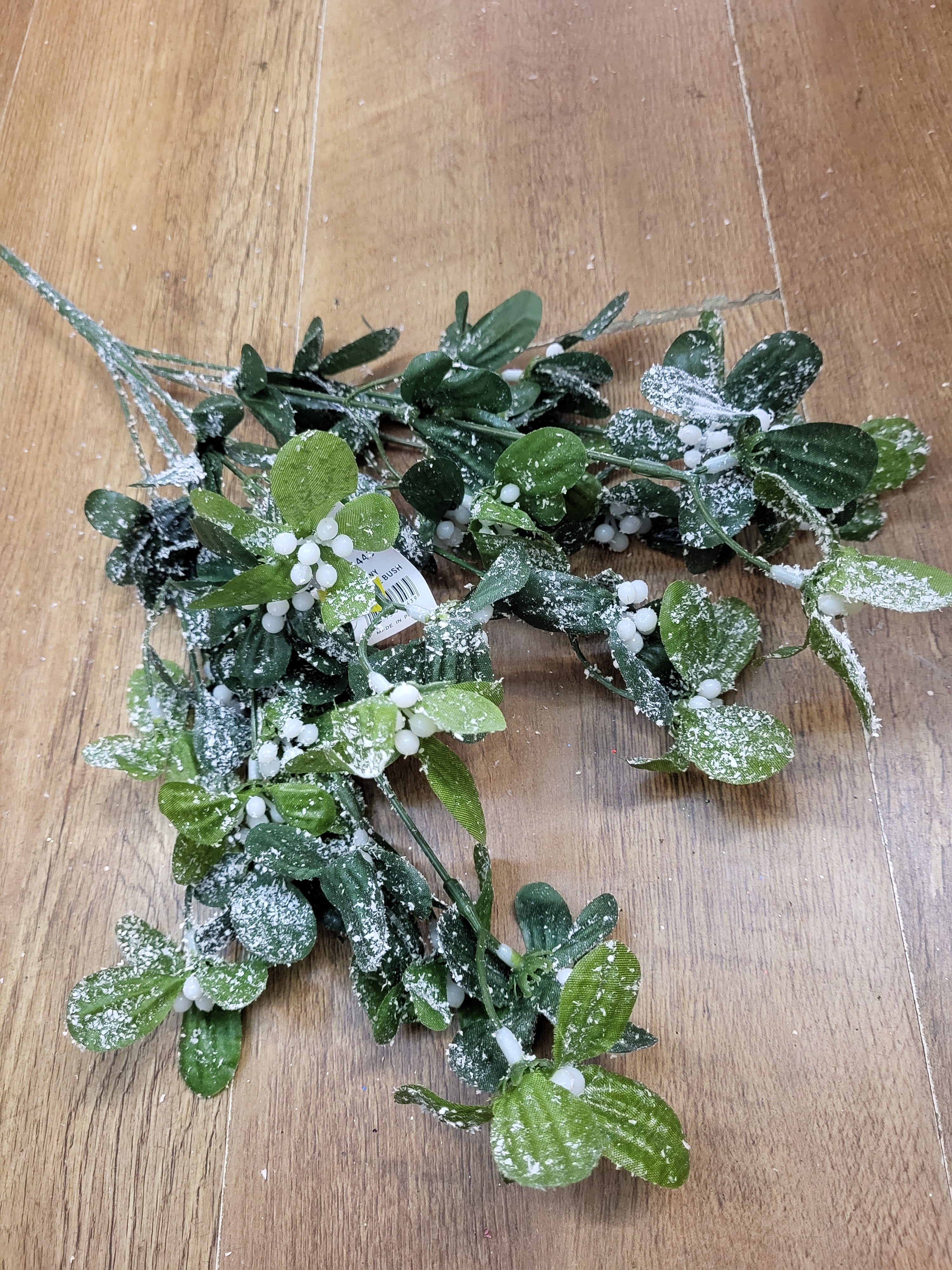 Large frosted mistletoe bunch image 2