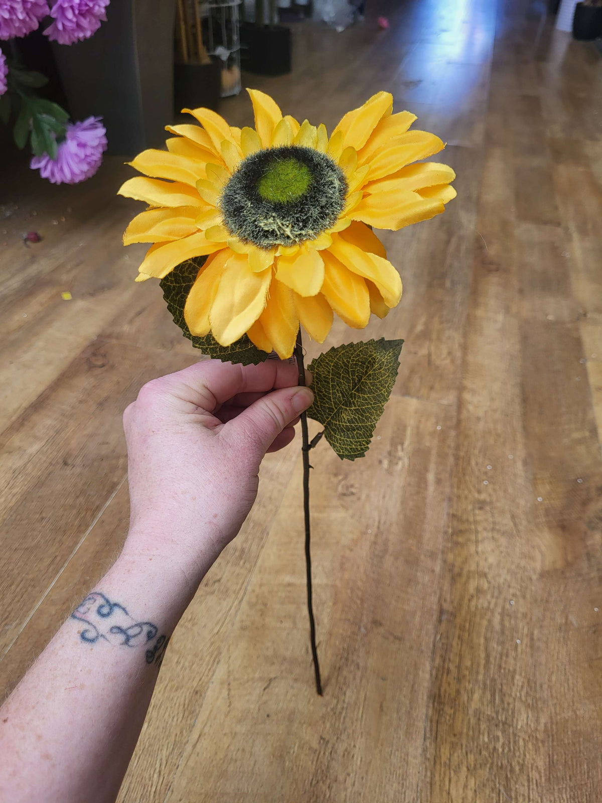 Medium length single sunflower  image 1