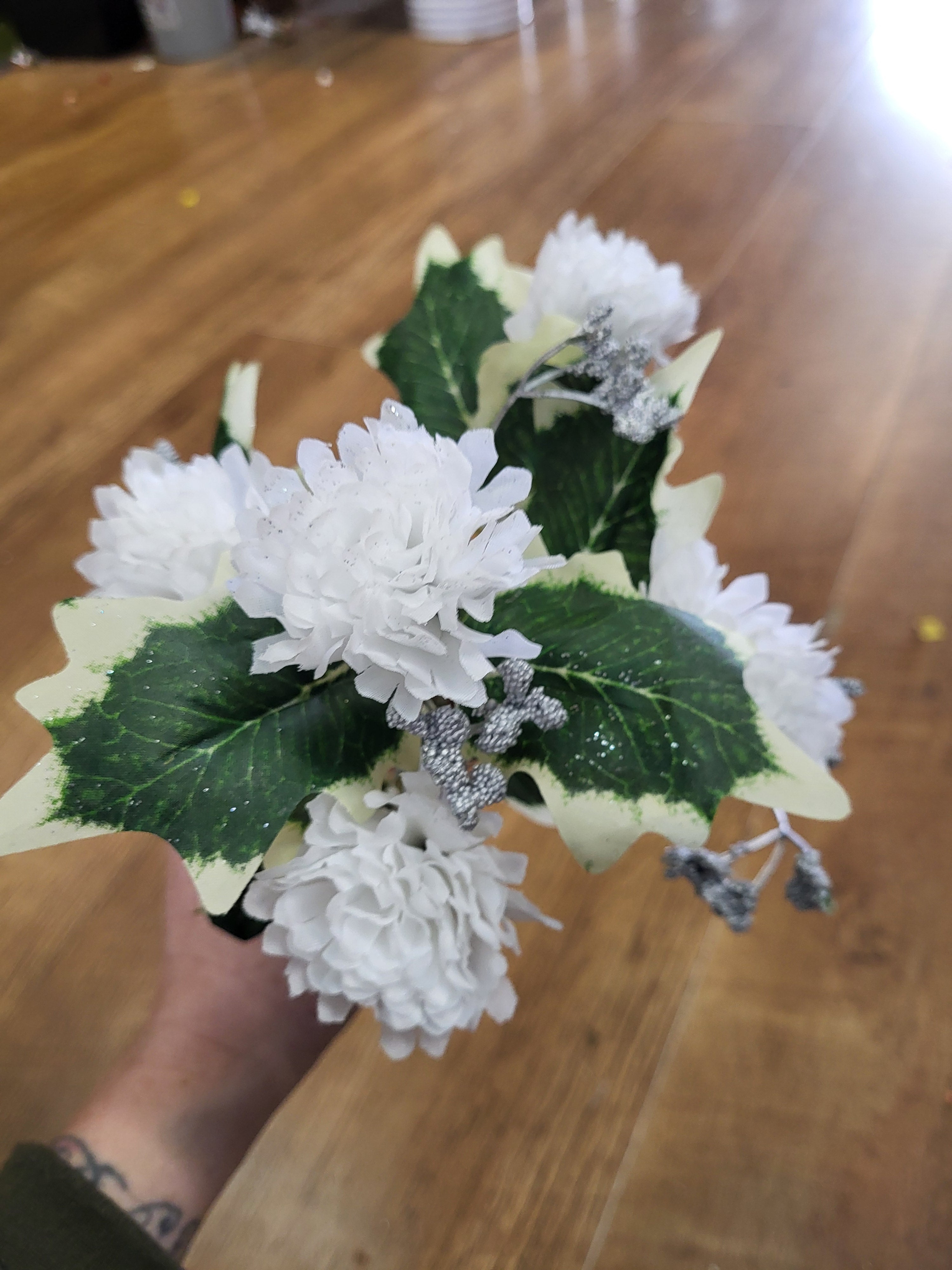 Carnation with Holly leaves - 3 colours available image 6