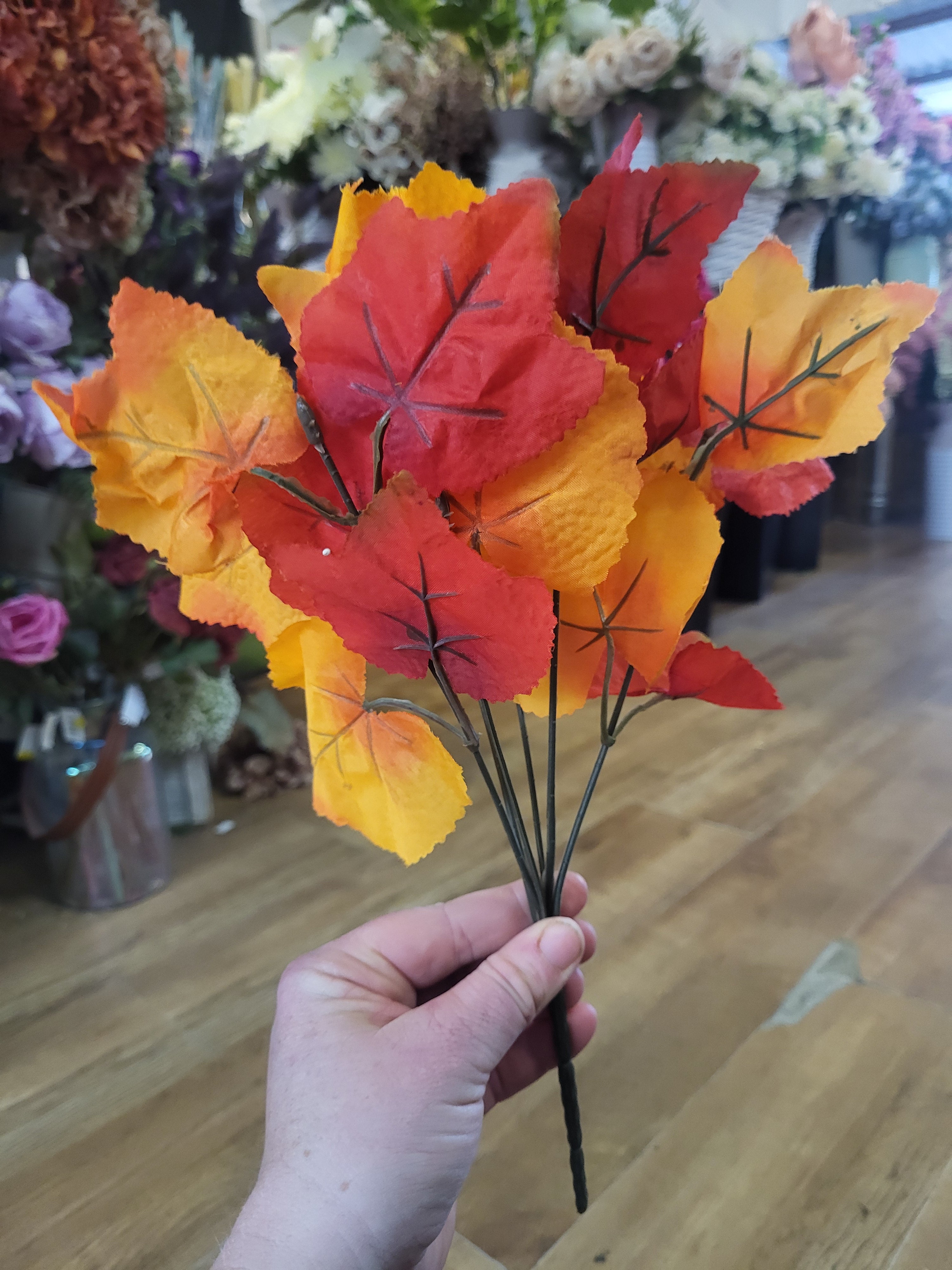 Maple leaf bunch - 3 colours available image 8