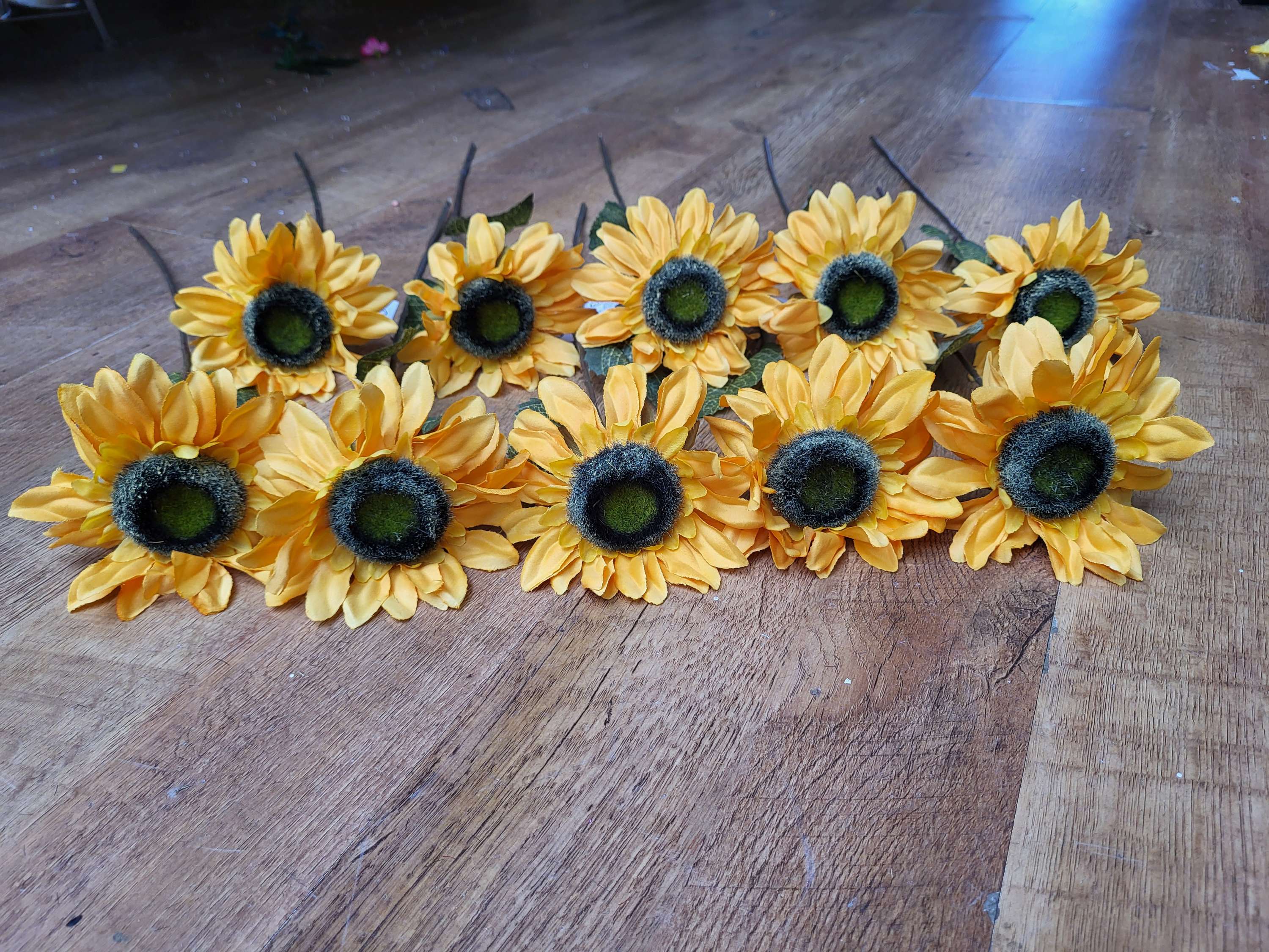 Bundle of 10 medium length sunflowers image 4