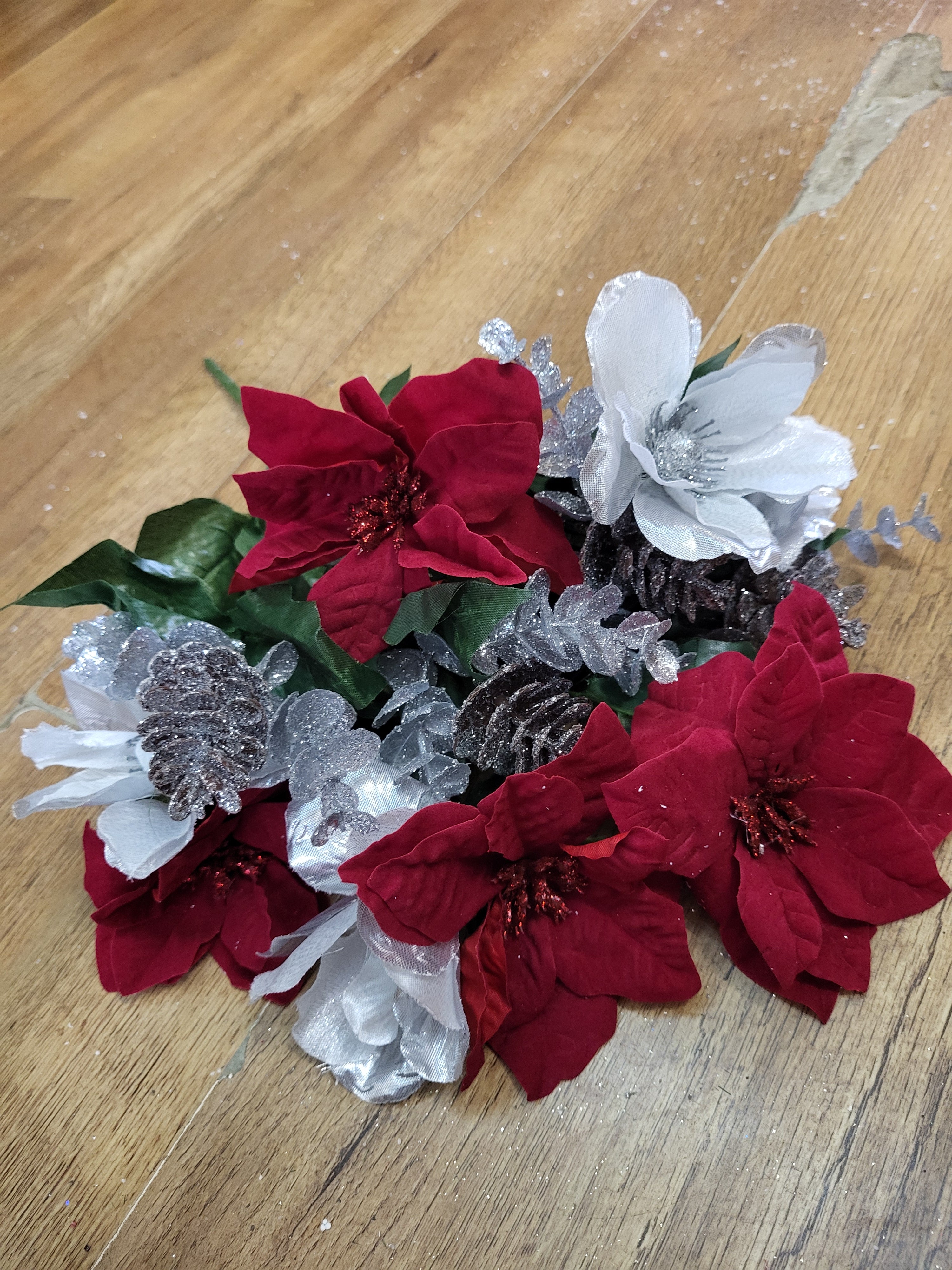 Red poinsettia and metallic poppy bunch - w colours available  image 1