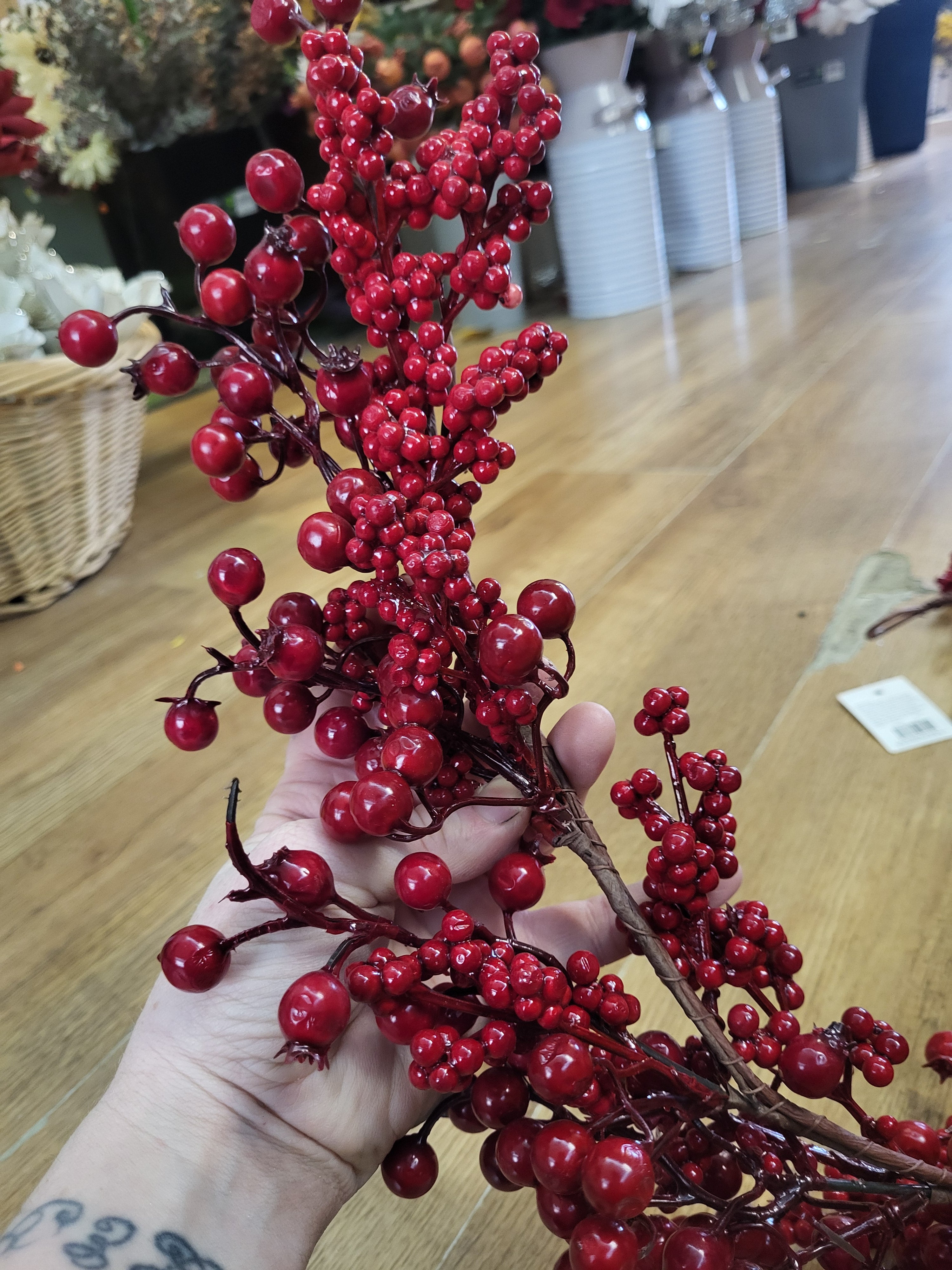 120cm berry, cherry and Rosehip garland image 1