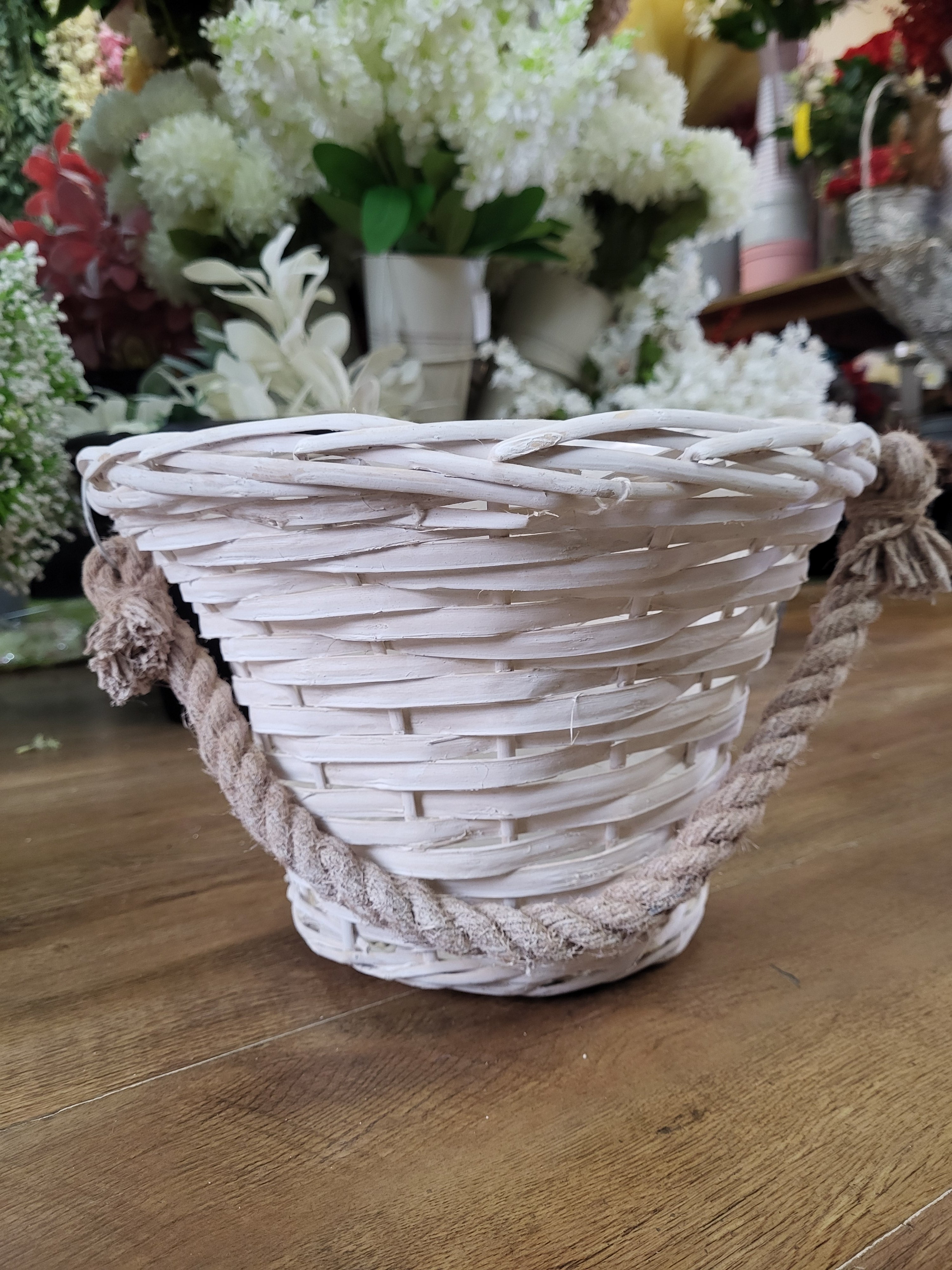 Rustic white wicker flower basket with rope handle - 32x22x18.5cm image 1