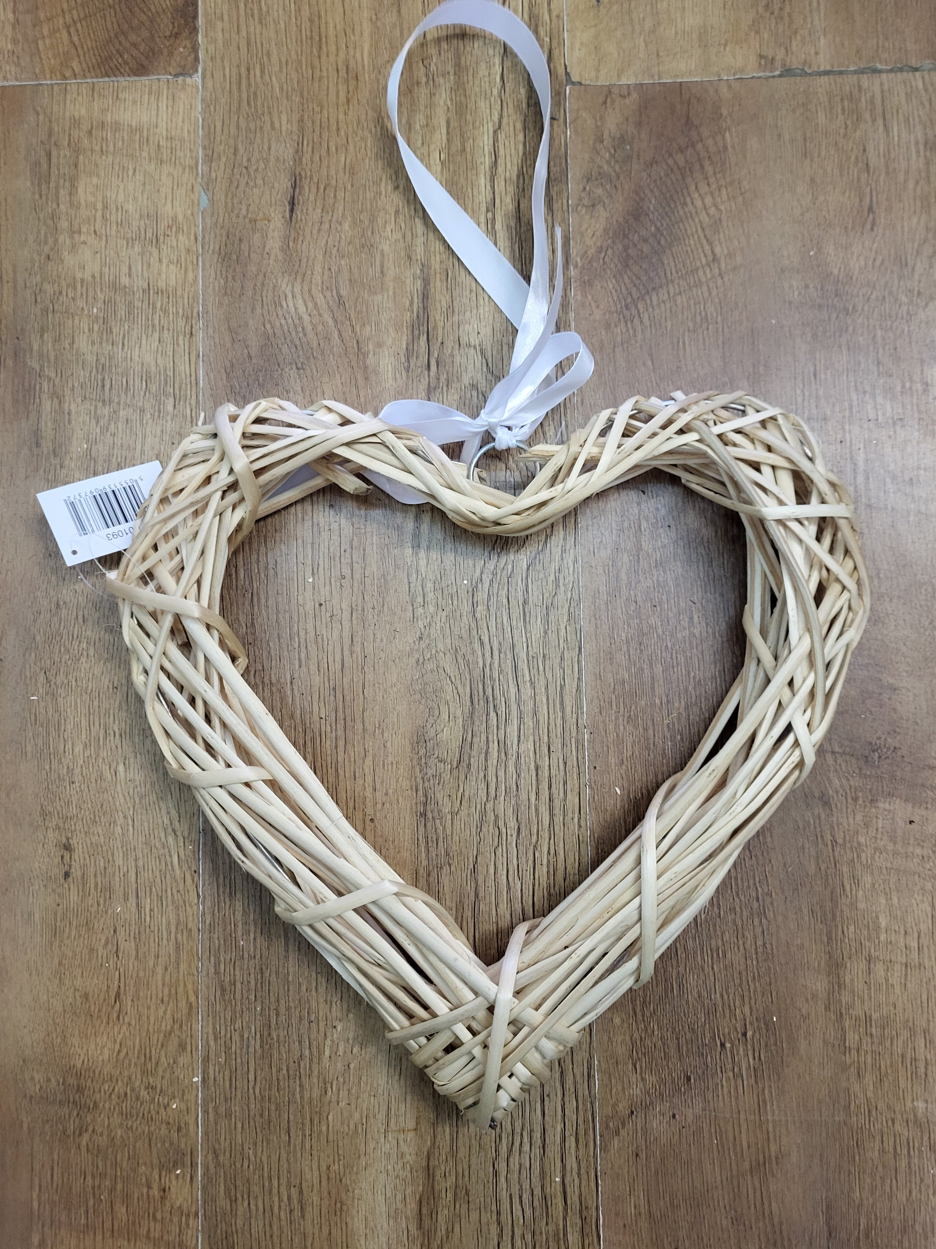 35cm natural wicker heart wreath image 0