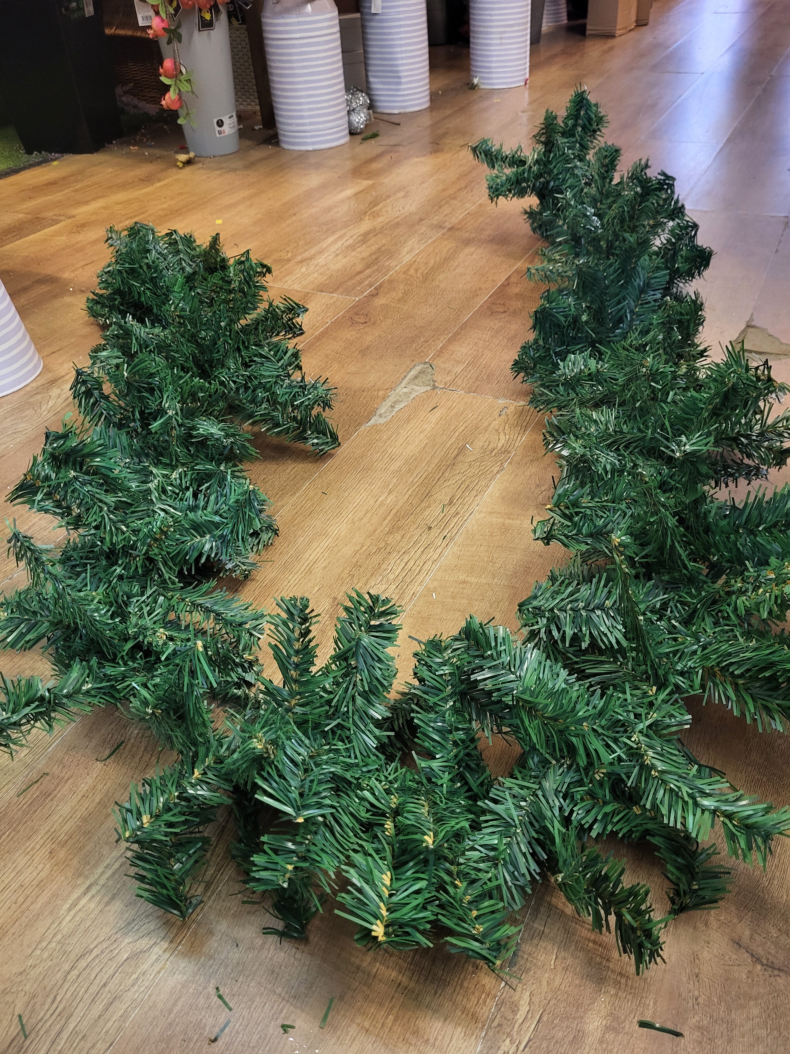 270cm thick pine garland image 0