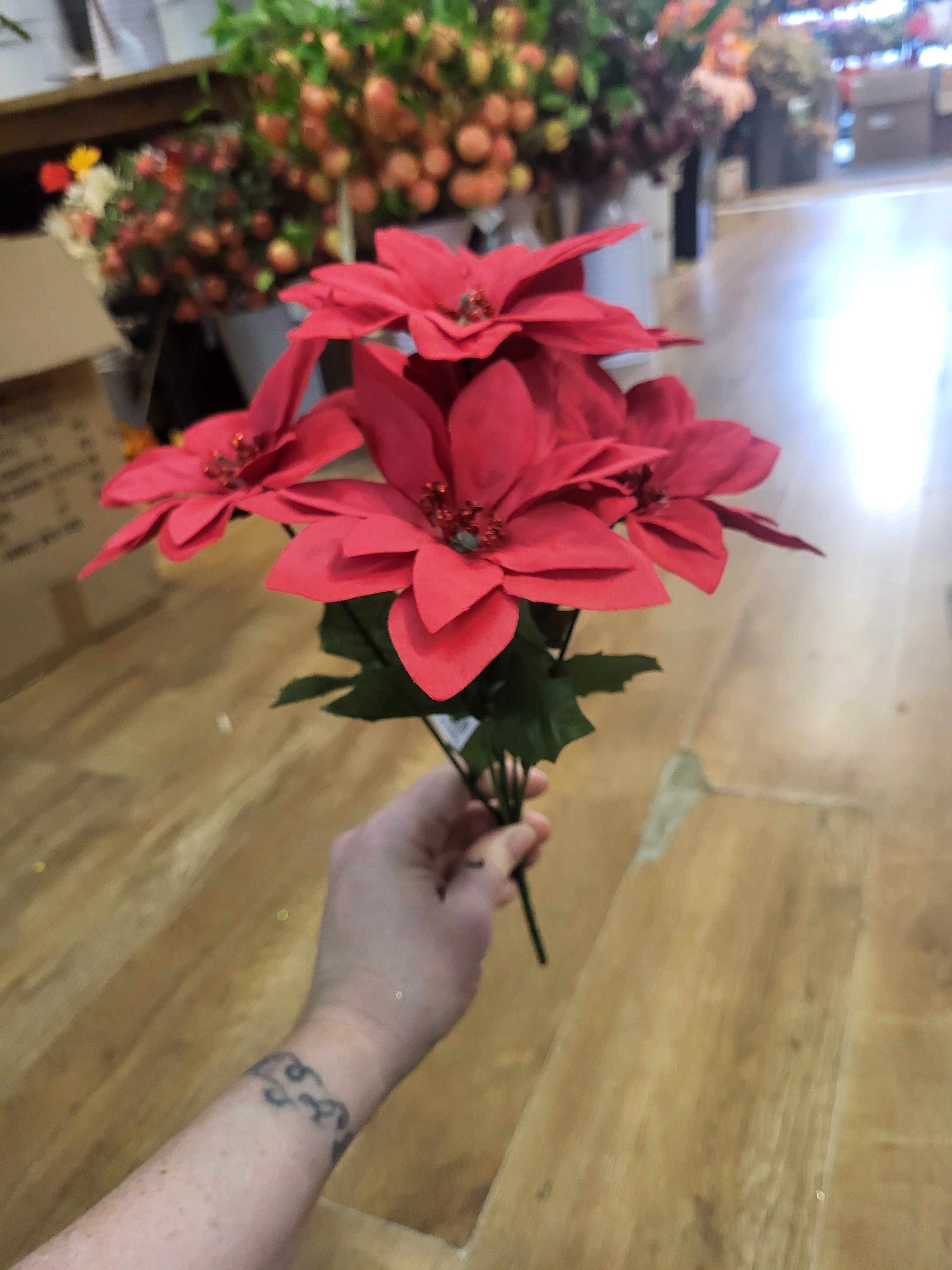 Glittered centre red poinsettia bunch image 2