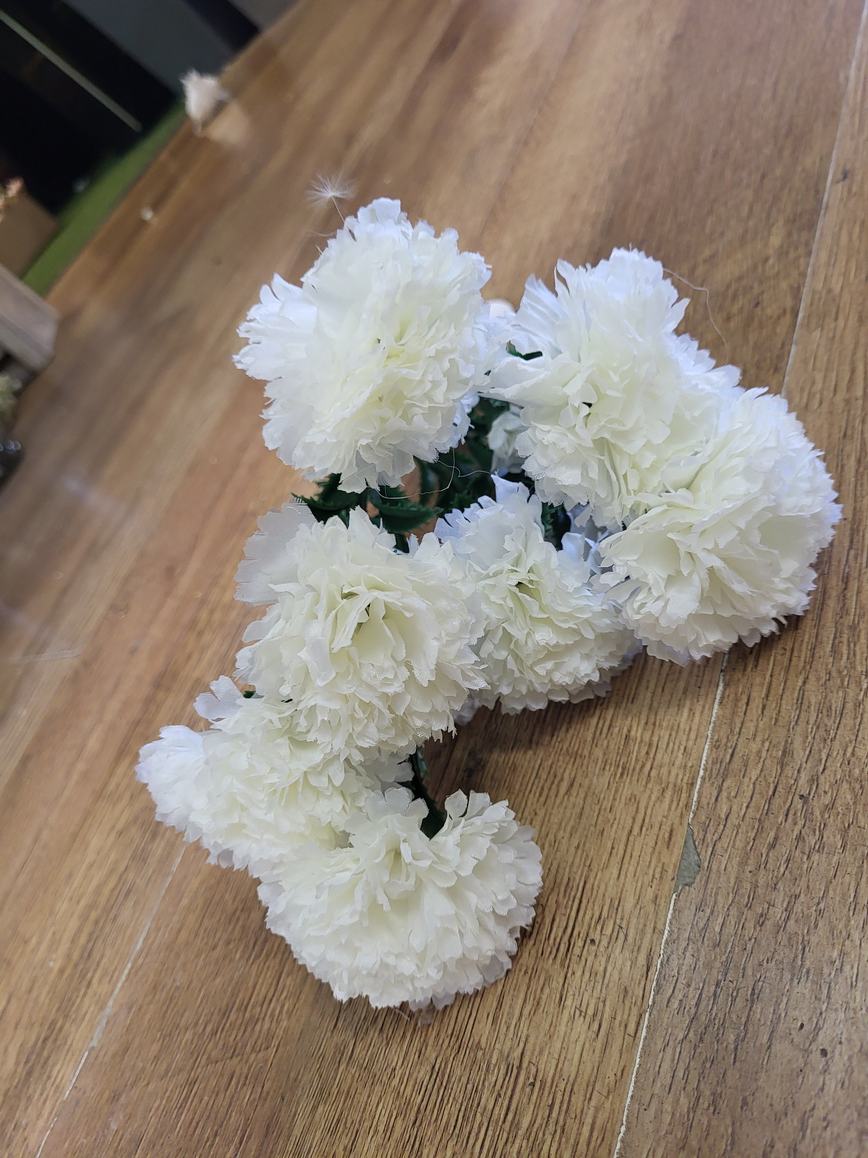 Big bunch of ivory carnations  image 4