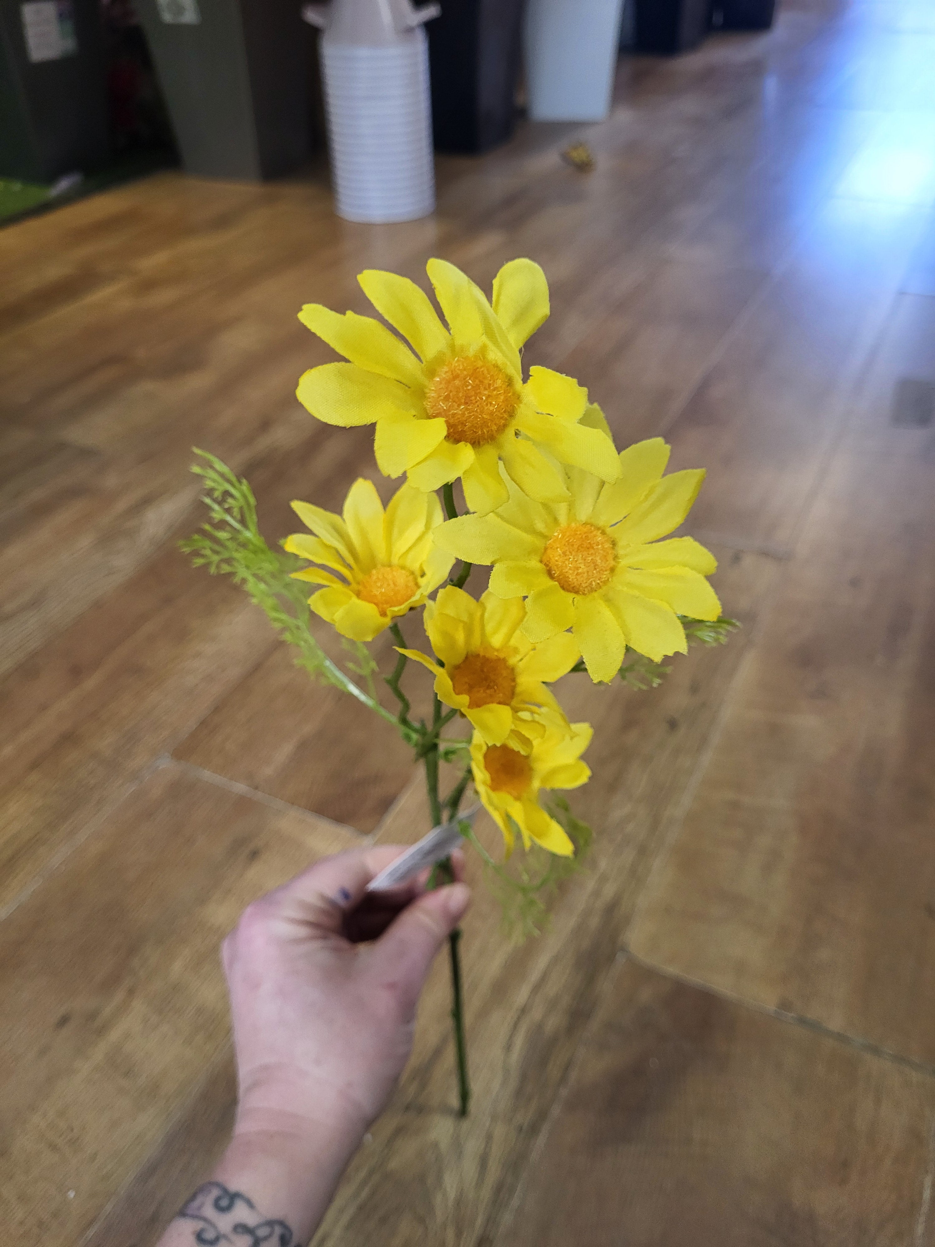 Medium length yellow daisy spray  image 1