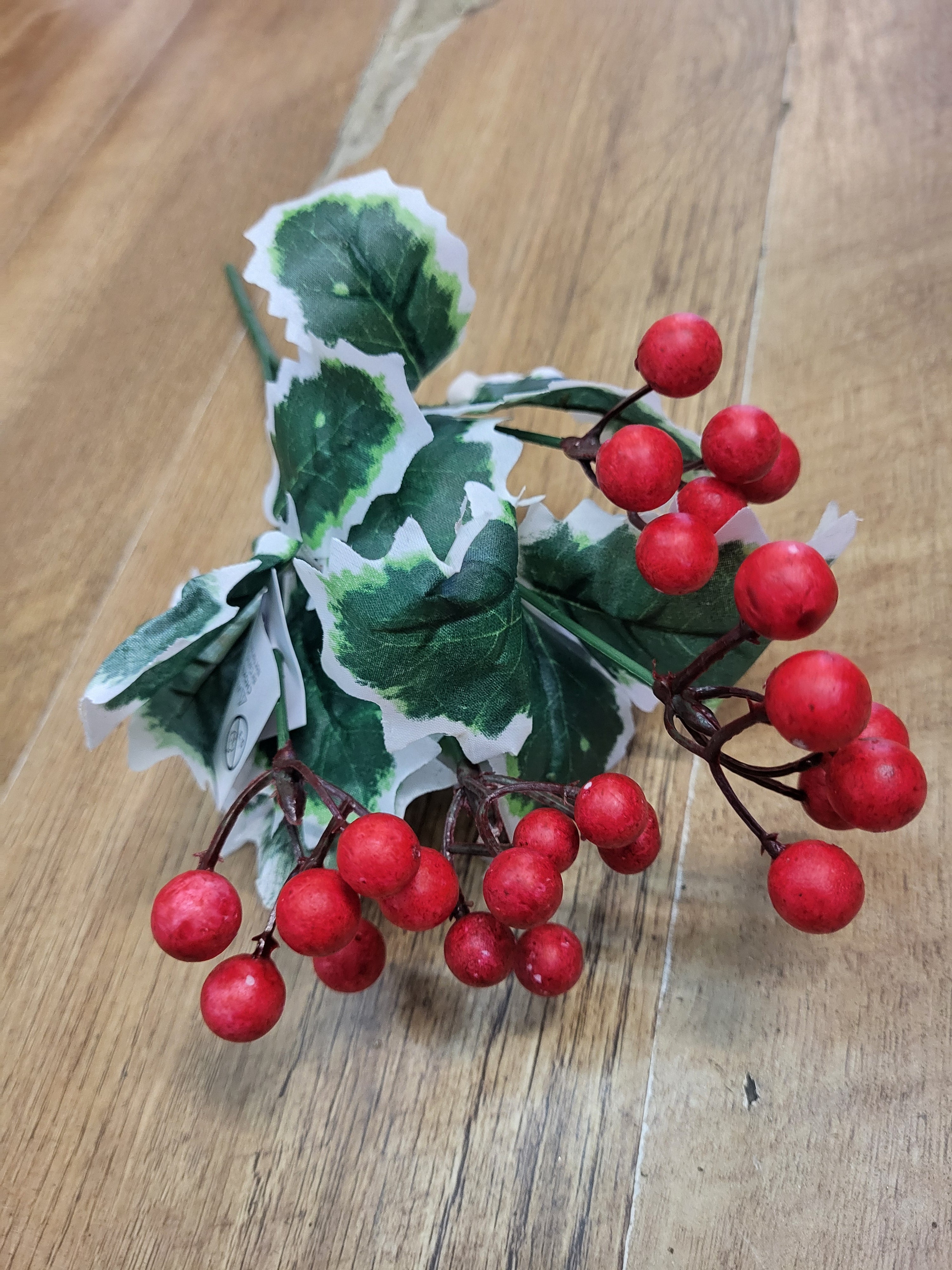 Bright berry holly bunch - 2 colours available image 3