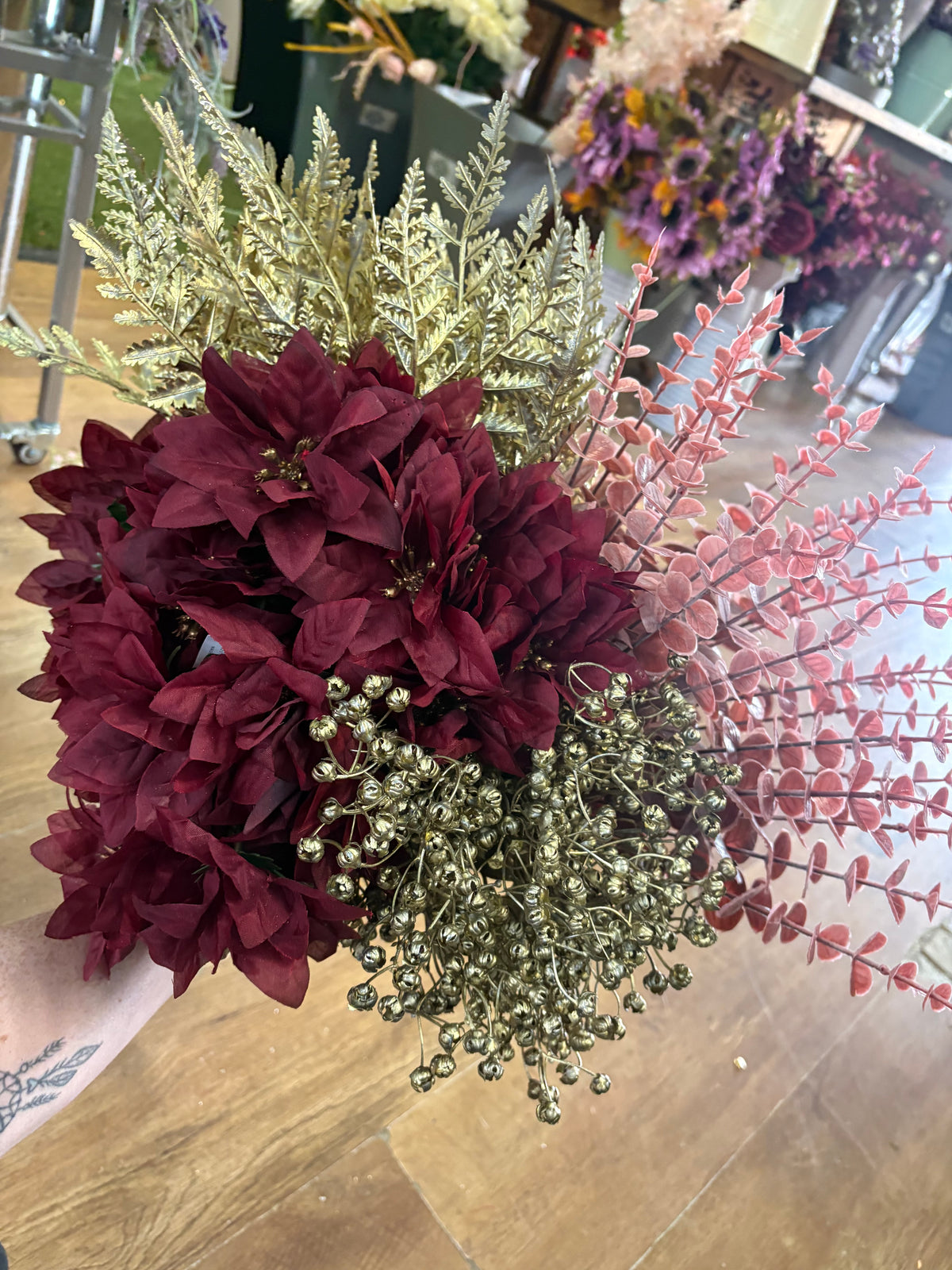 20 mixed burgundy and gold Christmas bunches