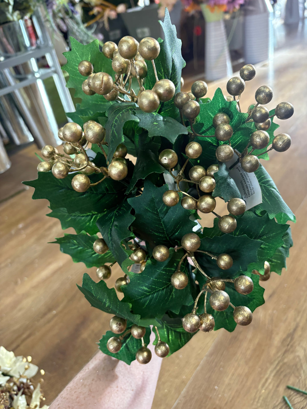 20 mixed red and gold Christmas bunches