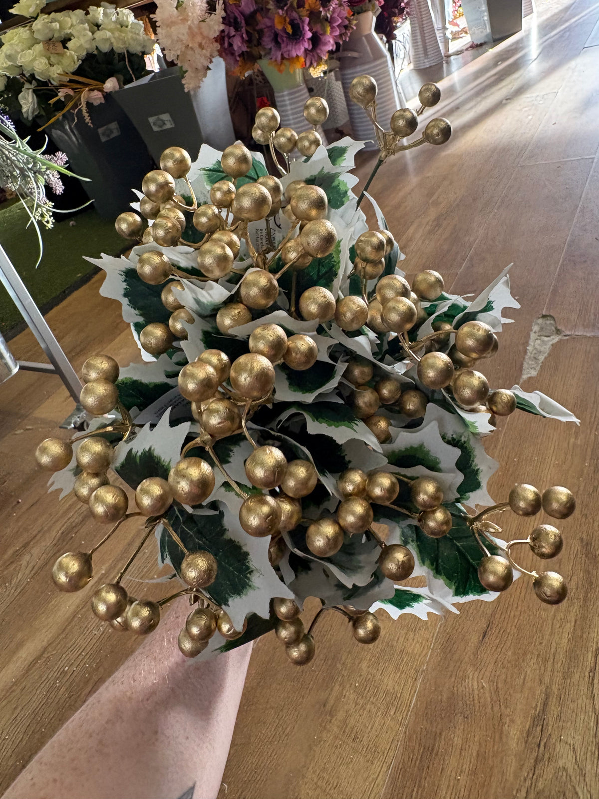 20 mixed gold Christmas bunches