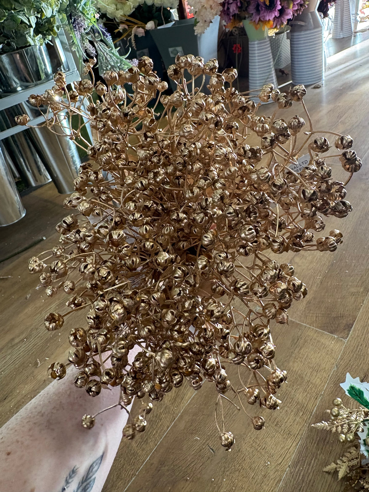 20 mixed gold Christmas bunches