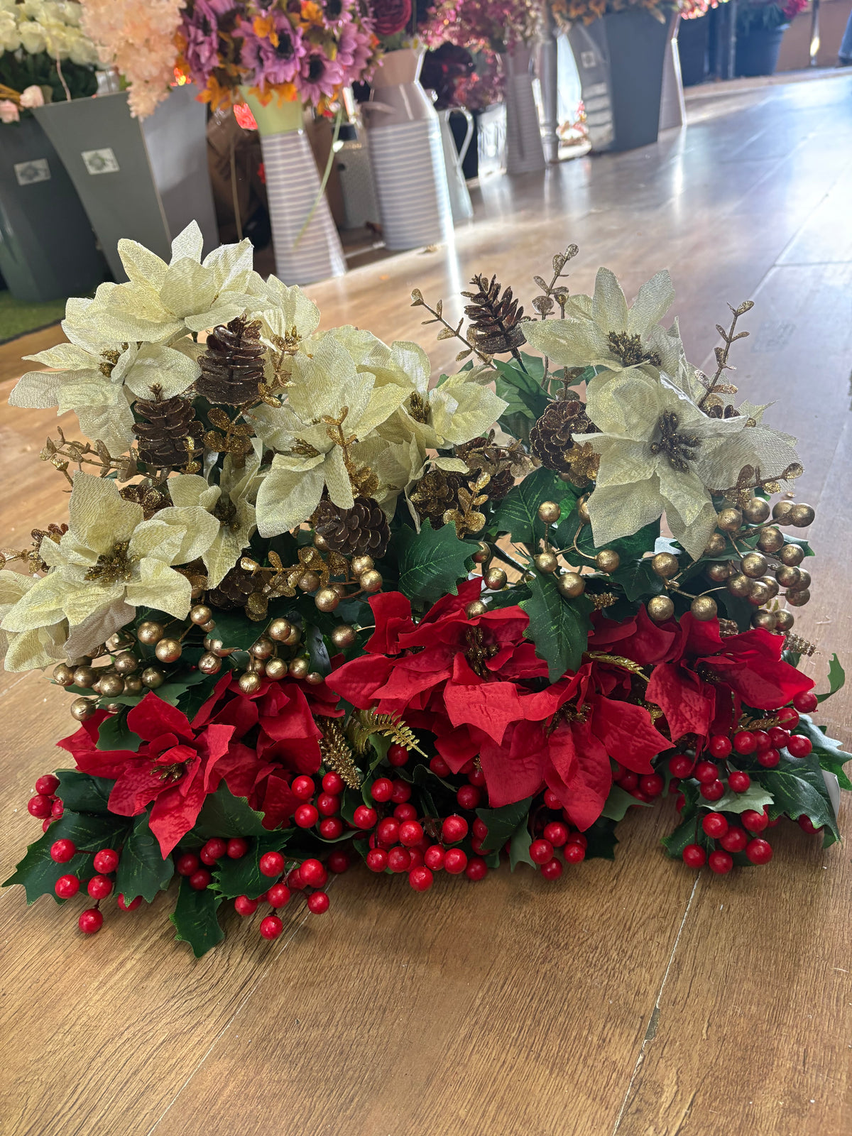 20 mixed red and gold Christmas bunches